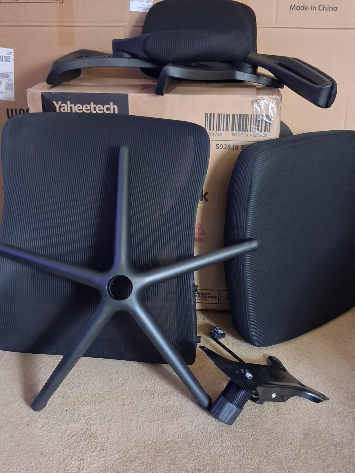 Yaheetech Ergonomic Office Chair, High Back Desk Chair with Headrest and Flip-up Armrest Lumbar Support for Home Office Meeting Room Study, Black customer photo 1