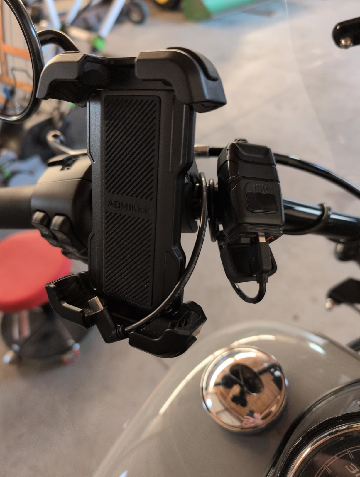 EXTRACTME Motorcycle USB Charger, 6.8A Quick Charge 3.0 Dual USB Motorcycle Phone Charger with Voltmeter & ON/Off Switch, Waterproof Quick Disconnect SAE to USB Adapter for Phone, Tablet, GPS customer photo 2