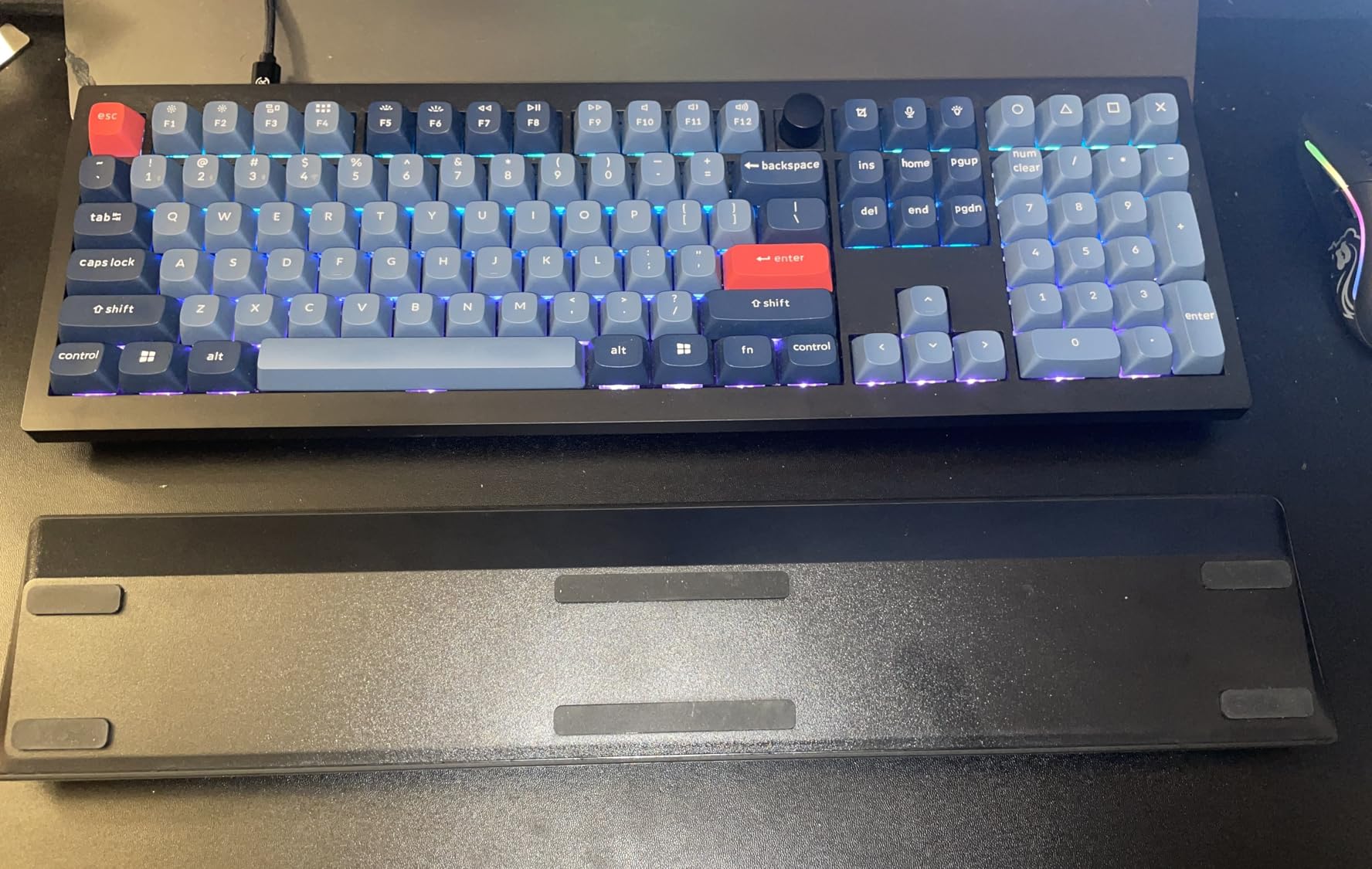 Razer Ergonomic Wrist Rest for Mini Keyboards: Plush Leatherette Memory Foam Cushion - Anti-Slip Rubber Feet customer photo 2