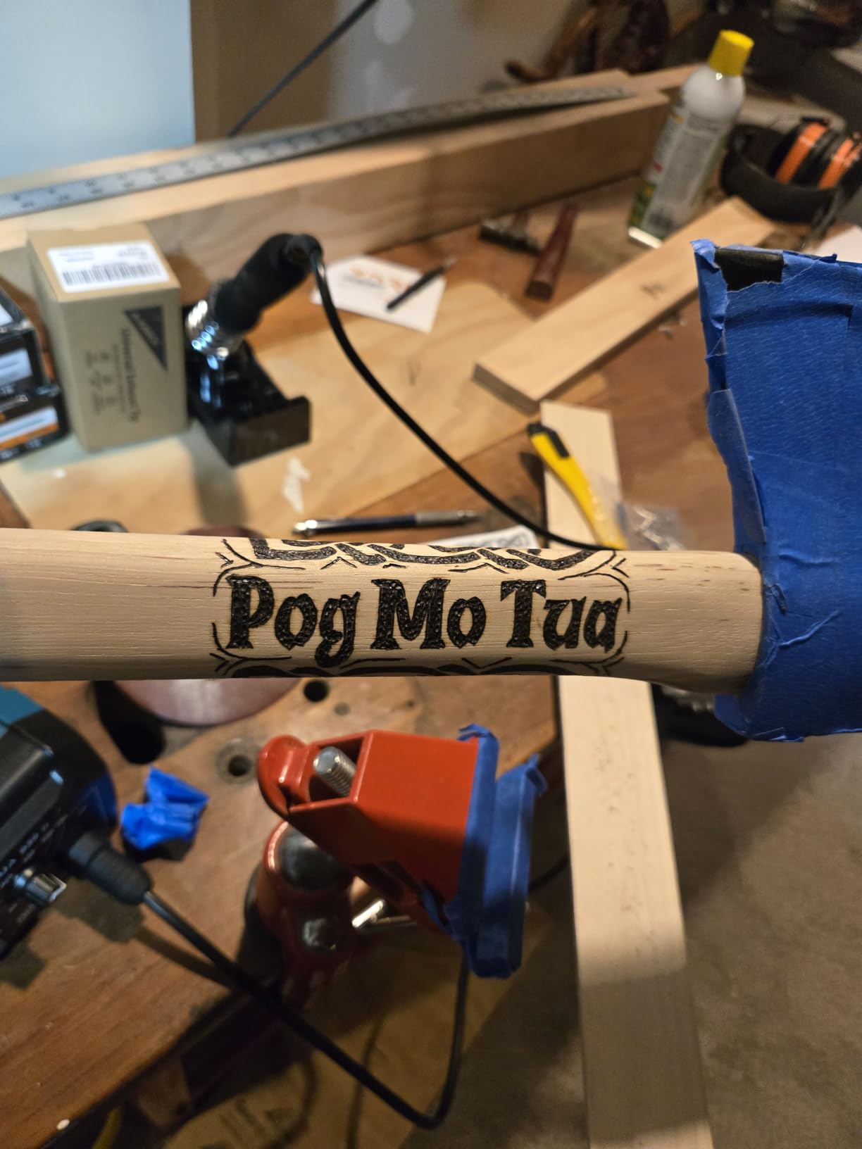 YIHUA 939-II Wood Burning Kit Station Pyrography pen 250~750C/482~1382F Temperature Adjustable with 20 Wire Nibs, 1 stable pen holder, 2 stencils, 2 scrap wood, 1 S/S Tweezers, and 1 pliers (Green) customer photo 1