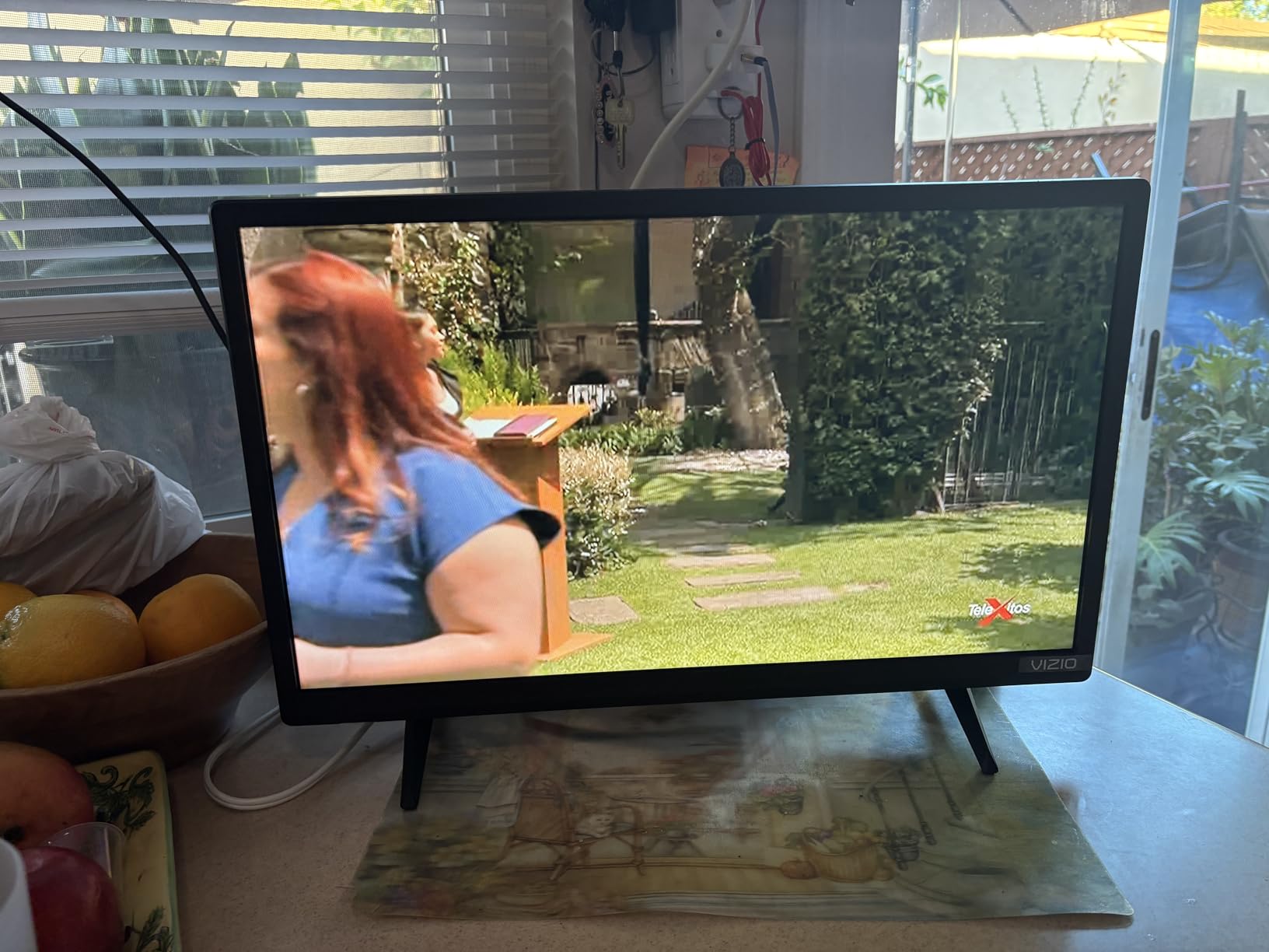 VIZIO 24-inch D-Series Full HD 1080p Smart TV with Apple AirPlay and Chromecast Built-in, Alexa Compatibility customer photo 2