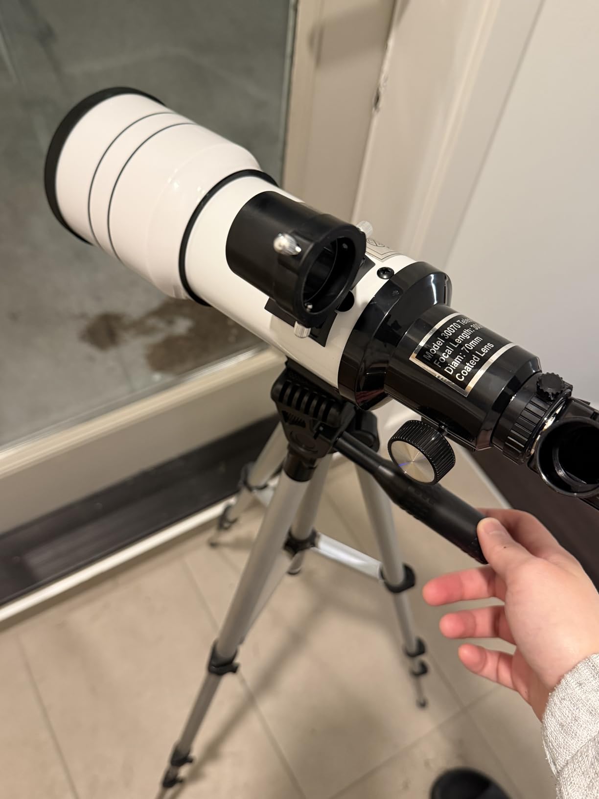 ToyerBee Telescope for Adults & Kids, 70mm Aperture Astronomical Refractor Telescopes for Astronomy Beginners (15X-150X), 300mm Portable Telescope with an Phone Adapter & A Wireless Remote customer photo 1