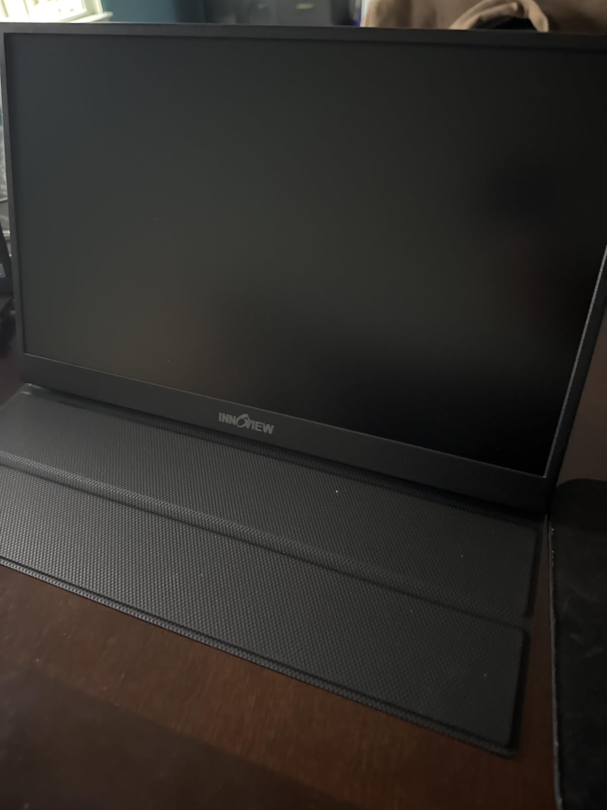 InnoView Portable Monitor, 15.6 Inch FHD 1080P HDMI USB C Second External Monitor for Laptop, Desktop, MacBook, Phones, Tablet, PS5/4, Xbox, Switch, Built-in Speaker with Protective Case customer photo 2