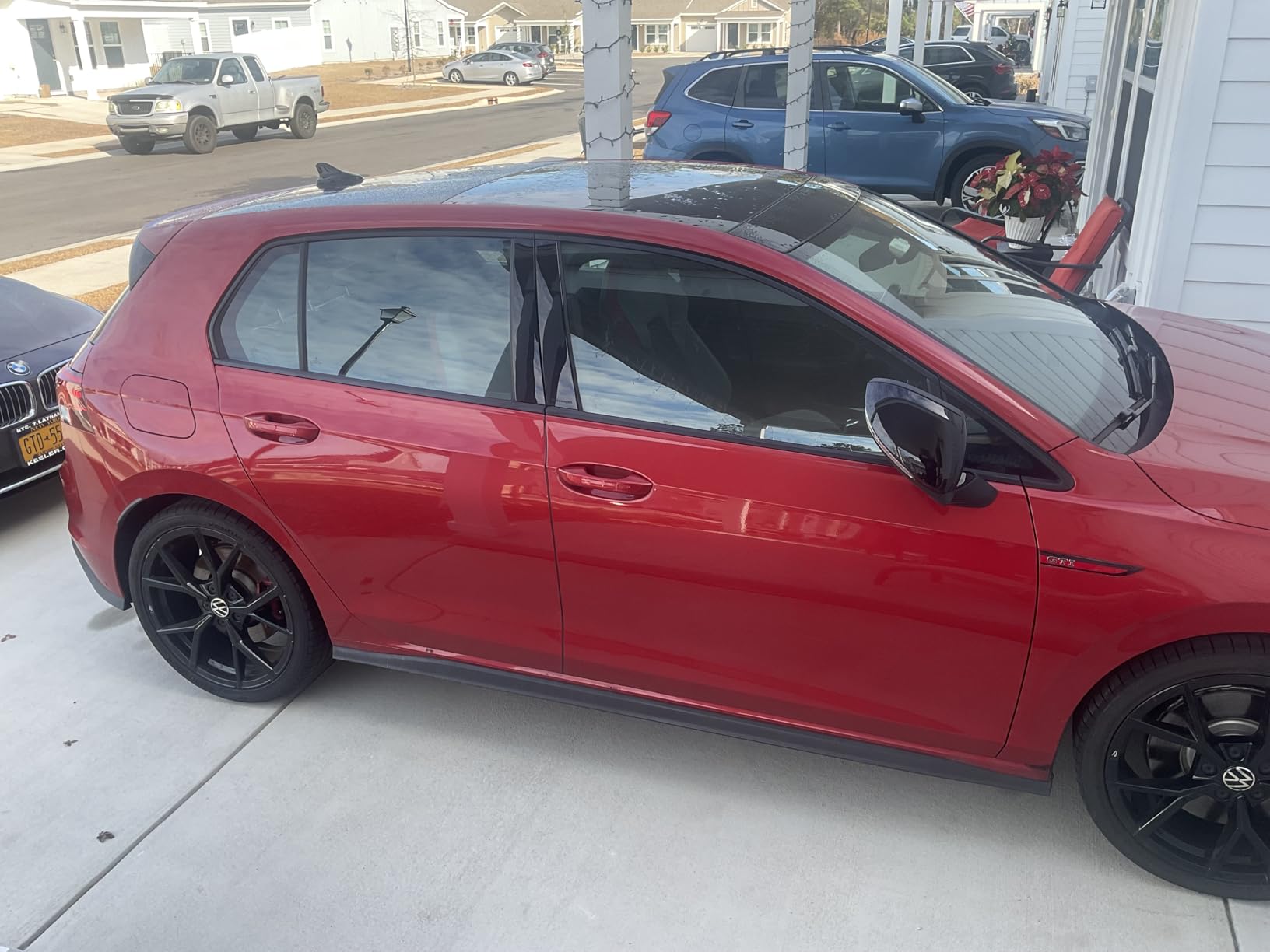 Chemical Guys Carbon Force Ceramic Protective Paint Coating System, Professional-Grade Protection, Gloss and Durability, Ceramic Coating Kit with 3 Microsuede Applicators, 1 fl oz customer photo 1