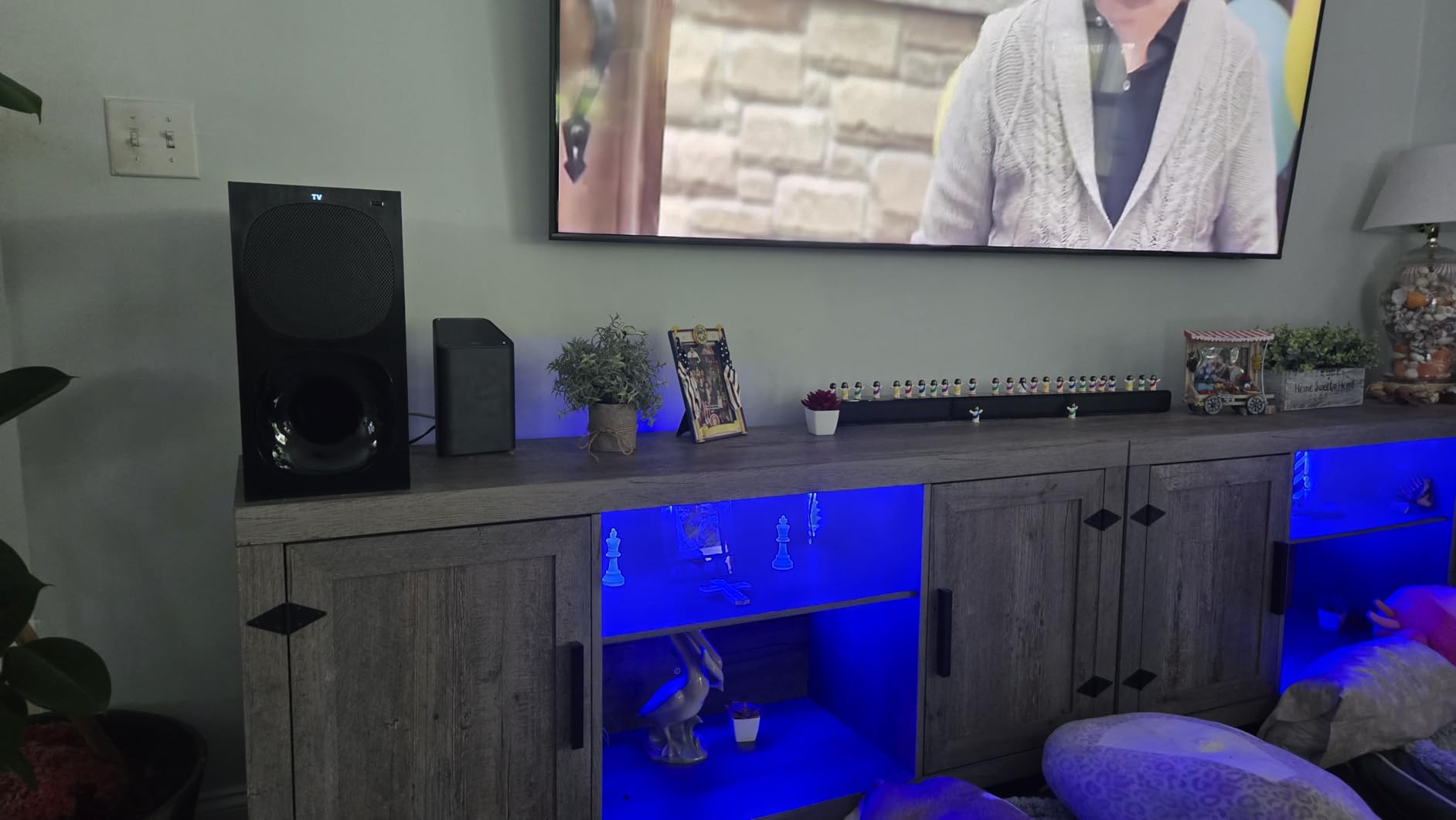 Sony HT-S40R 5.1ch Home Theater Soundbar System, black customer photo 1