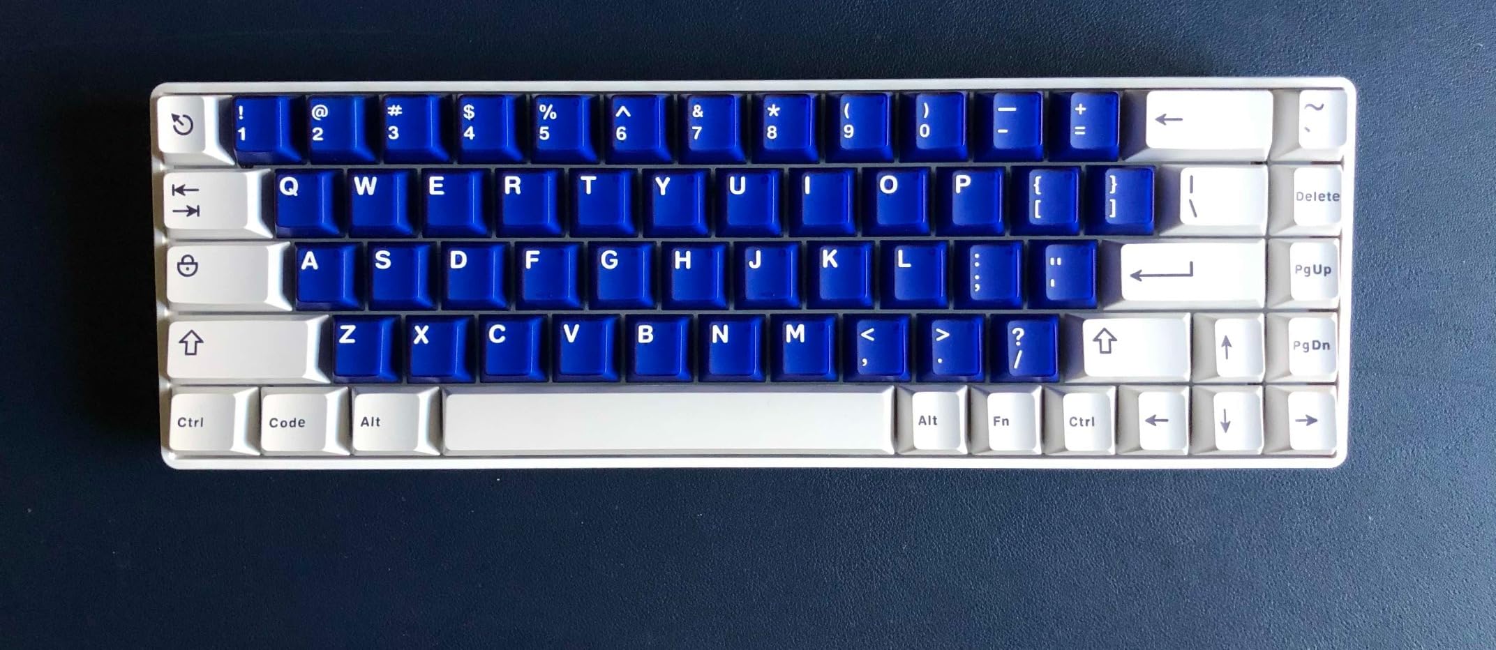 RK ROYAL KLUDGE RK68 Wireless Hot Swappable 65% Mechanical Keyboard, 68 Keys Compact BT5.0 Gaming Keyboard with Stand-Alone Arrow/Control Keys, Black, Quiet Red Switch customer photo 2