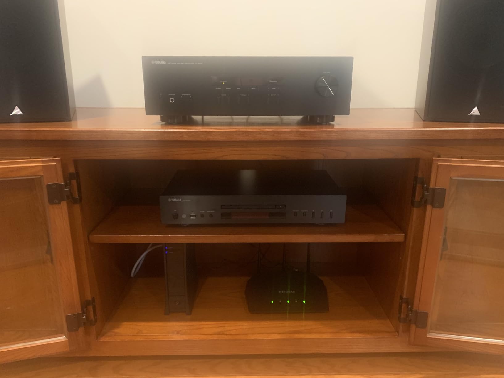 Yamaha CD-S303 Single CD Player, Black customer photo 2