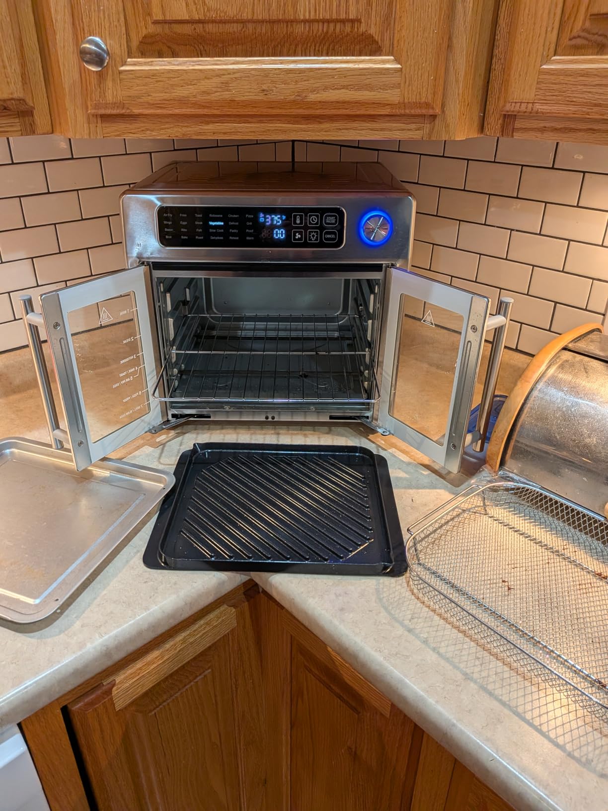 Emeril Lagasse Extra Large French Door Air Fryer Toaster Oven Combo, 24 Cooking Functions and Digital Controls, 7 Accessories Included, Stainless Steel Finish, 26QT Capacity customer photo 1