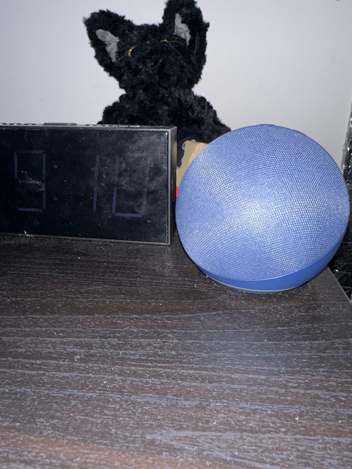 Amazon Echo Dot (newest model) - Vibrant sounding speaker, Designed for Alexa+, Great for bedrooms, dining rooms and offices, Charcoal customer photo 1