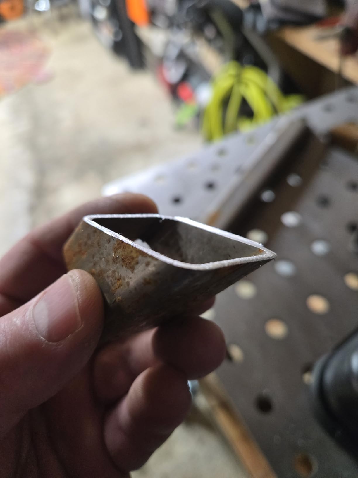 VEVOR Portable Band Saw, 110V Removable Alloy Steel Base 5 Inch Cutting Capacity Hand held Variable Speed Portable Bandsaw, 10Amp Motor Deep Cut Band saw for Metal Wood customer photo 1