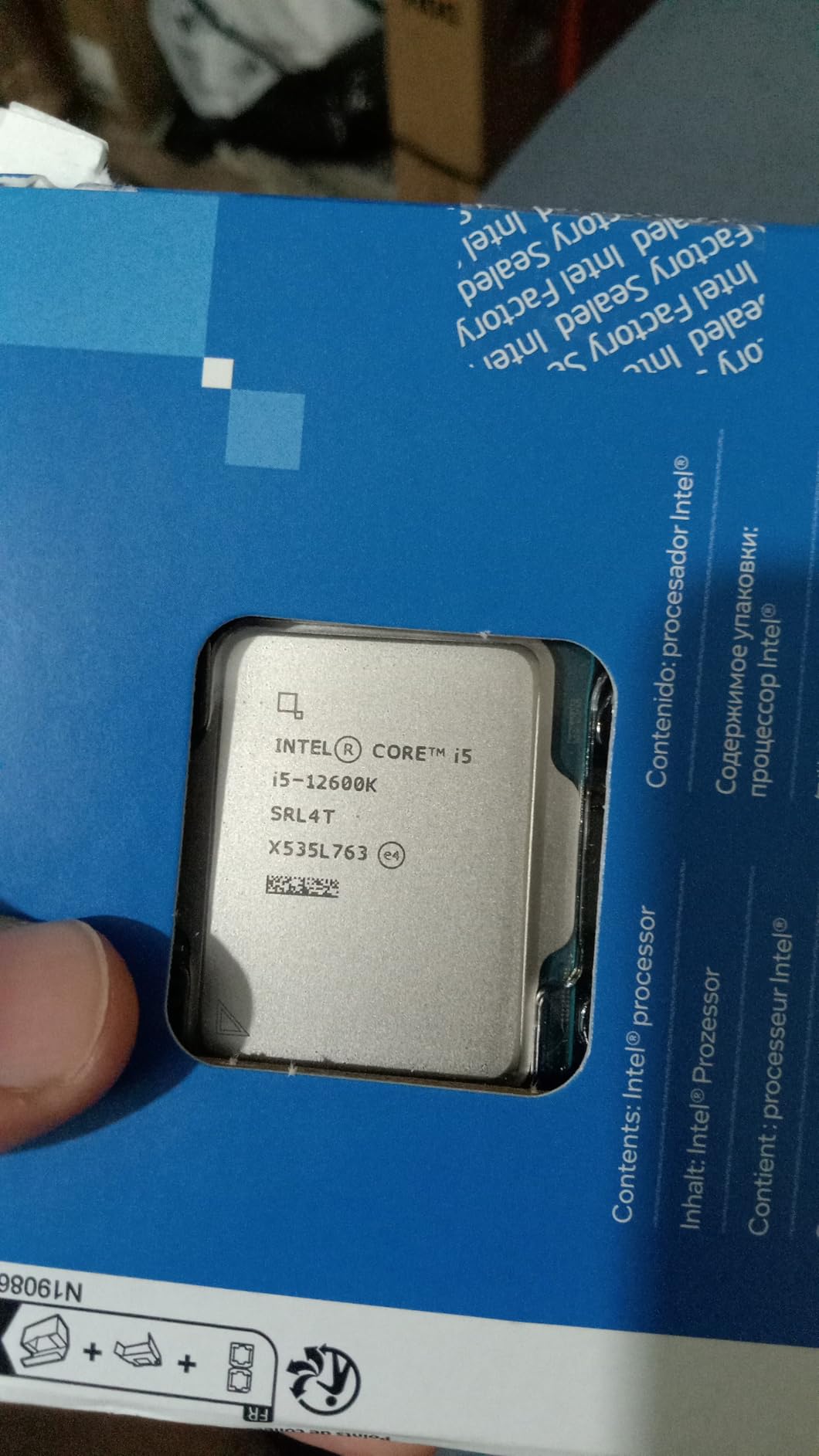 Intel Core i5-12600K Desktop Processor with Integrated Graphics and 10 (6P+4E) Cores up to 4.9 GHz Unlocked LGA1700 600 Series Chipset 125W customer photo 1