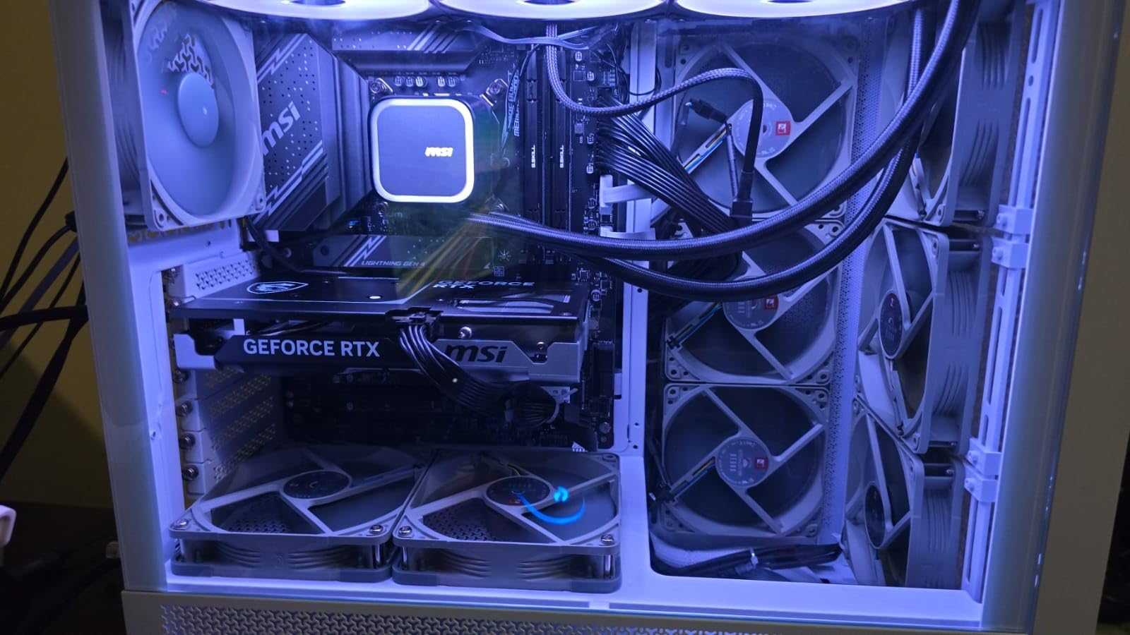 Core i7-12700KF Desktop Processor 12 (8P+4E) Cores up to 5.0 GHz Unlocked LGA1700 600 Series Chipset 125W customer photo 1