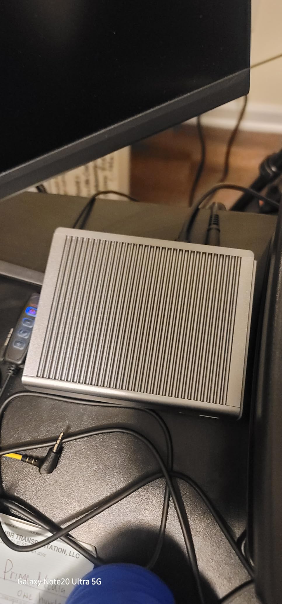 CalDigit TS4, 18-in-1 Thunderbolt 4 Docking Station, 98W Charging, 3* TBT4 (40Gb/s), 3* USB-C + 5* USB-A (10Gb/s), 2.5GbE LAN, 1*8K@30Hz or 2*6K@60Hz Displays, Mac/Windows/Chrome, 0.8m Certified Cable customer photo 1
