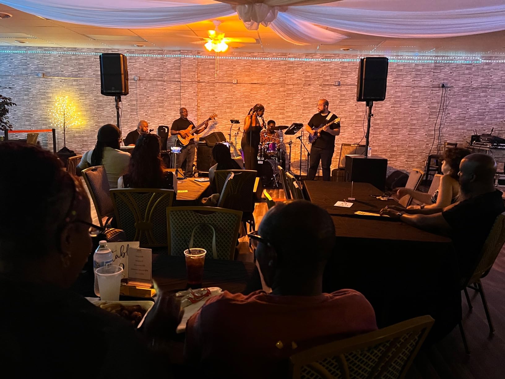 RCF ART 932-A 2,100W 2-way 12-inch Powered Speaker customer photo 1