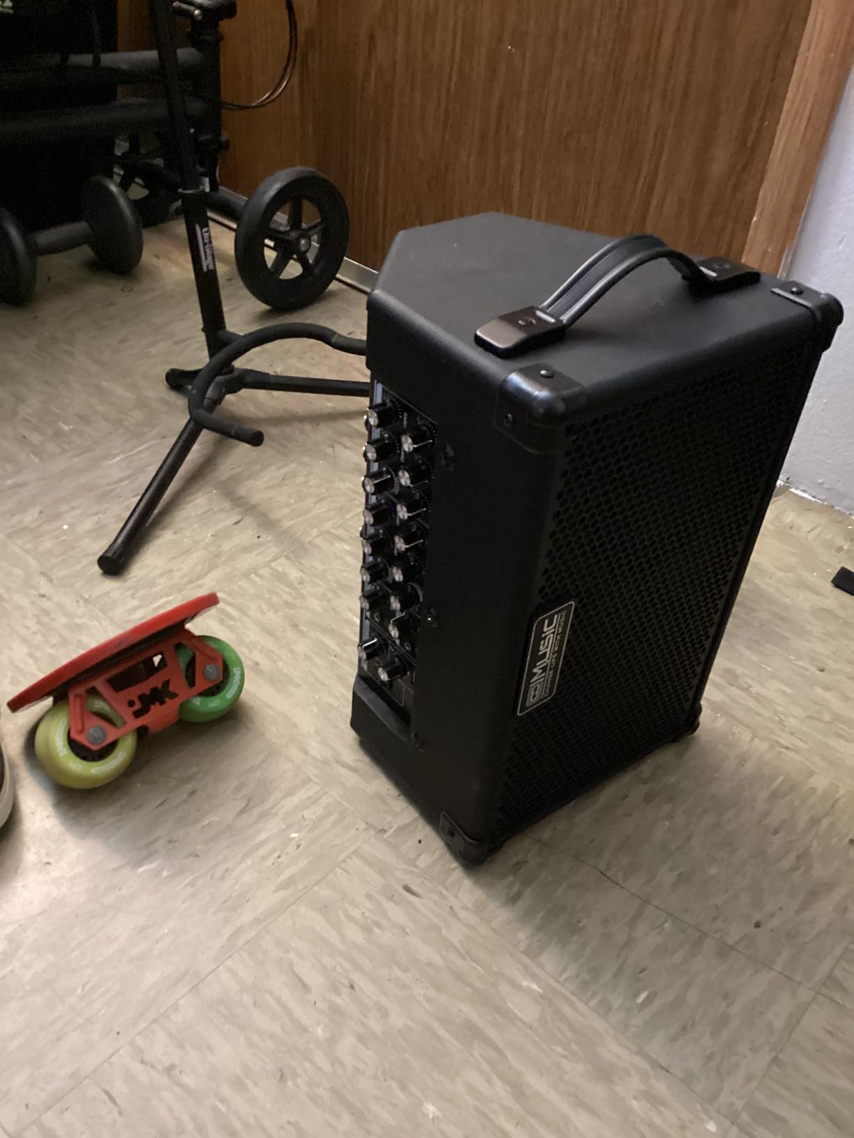 Coolmusic BP40D Powered Acoustic Guitar Amplifier- Portable Bluetooth Speaker 80W W/Battery with Reverb Chorus Delay Effect, 6 Inputs,3 Band EQ, Black customer photo 1