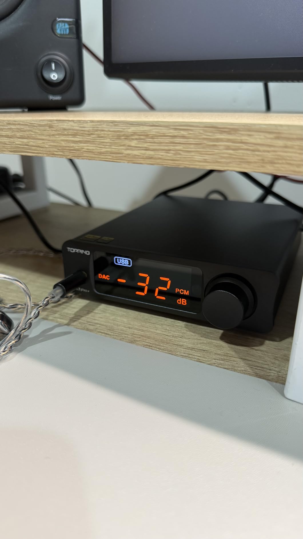 Topping DX3pro+ LDAC Headphone Amplifier - ES9038Q2M XU208 NFCA Bluetooth5.0 Audio Decoder USB/Opt/Coax DAC AMP Pre Amplifier with Remote Control (Black) customer photo 2