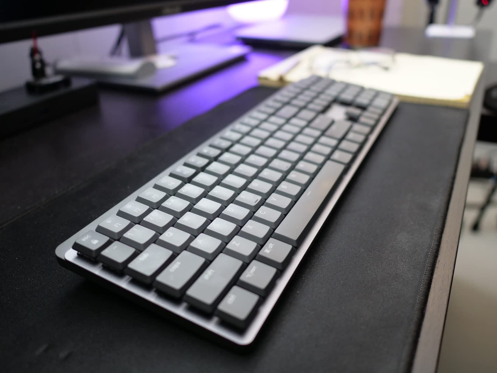 Logitech MX Mechanical Wireless Illuminated Performance Keyboard, Linear Switches, Backlit Keys, Bluetooth, USB-C, macOS, Windows, Linux, iOS, Android, Metal customer photo 2