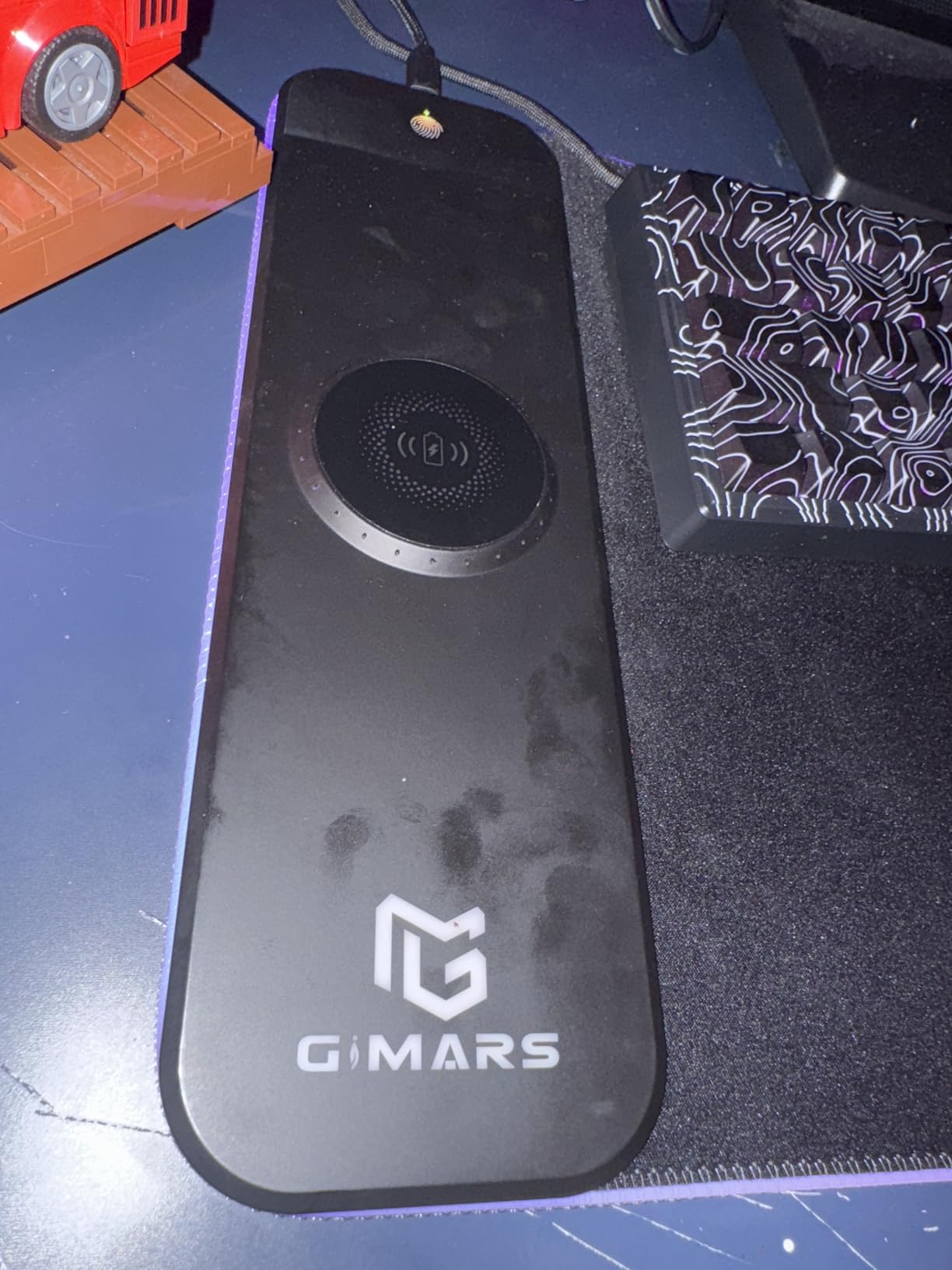 Gimars RGB Gaming Mouse Pad, 15W Wireless Charging Mousepad with 10 Light Modes, Large Mousepad with Premium Smooth Surface, Non-Slip Mouse Mat for Gaming, Desk, PC, Office, 31.5x11.8x0.16inch customer photo 1