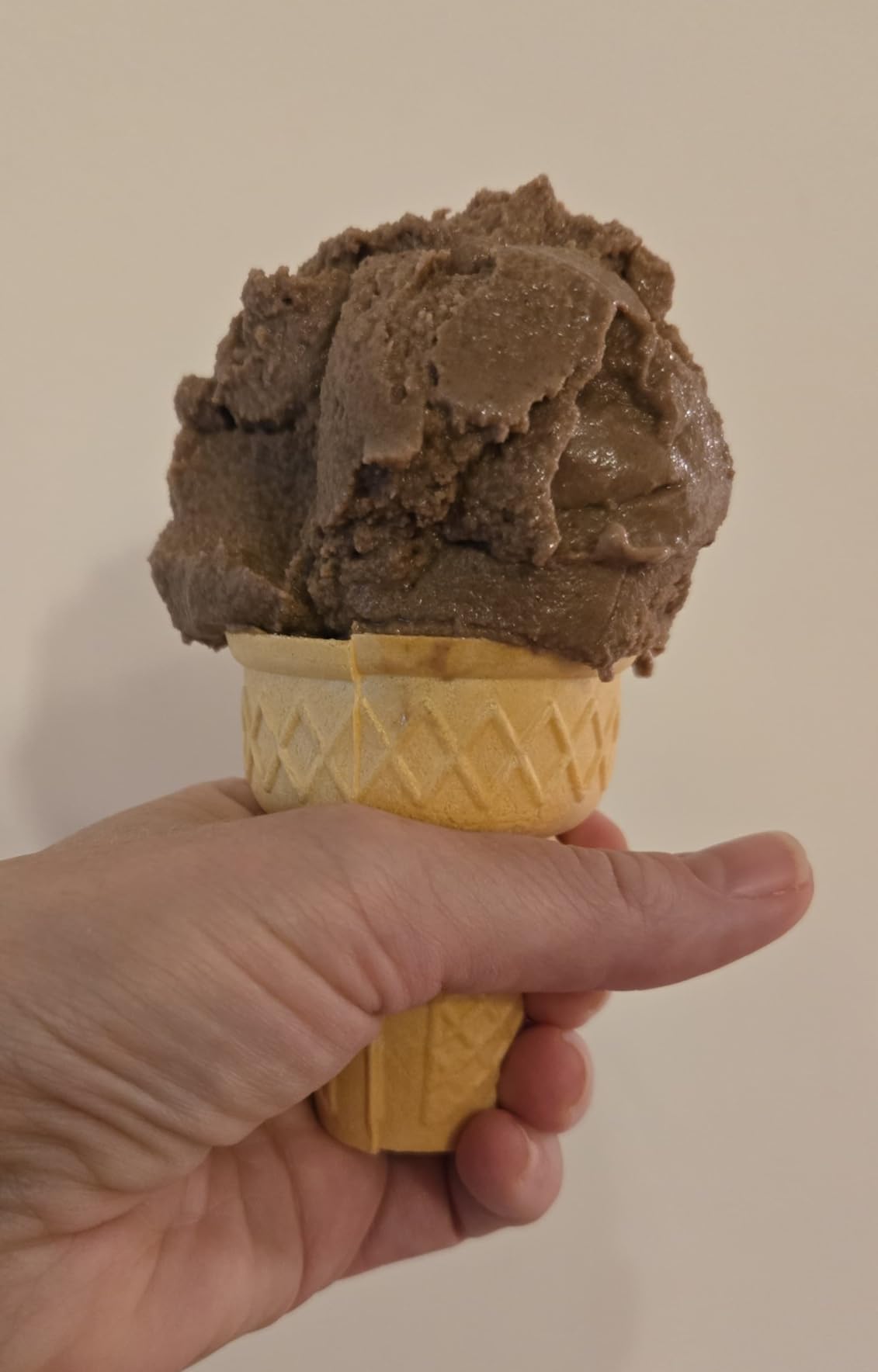 Whynter Ice Cream Maker Machine Automatic 1.28 Qt Upright with Built-in Compressor, LCD Digital Display & Timer, No Pre-Freezing, ICM-128WS, White customer photo 1