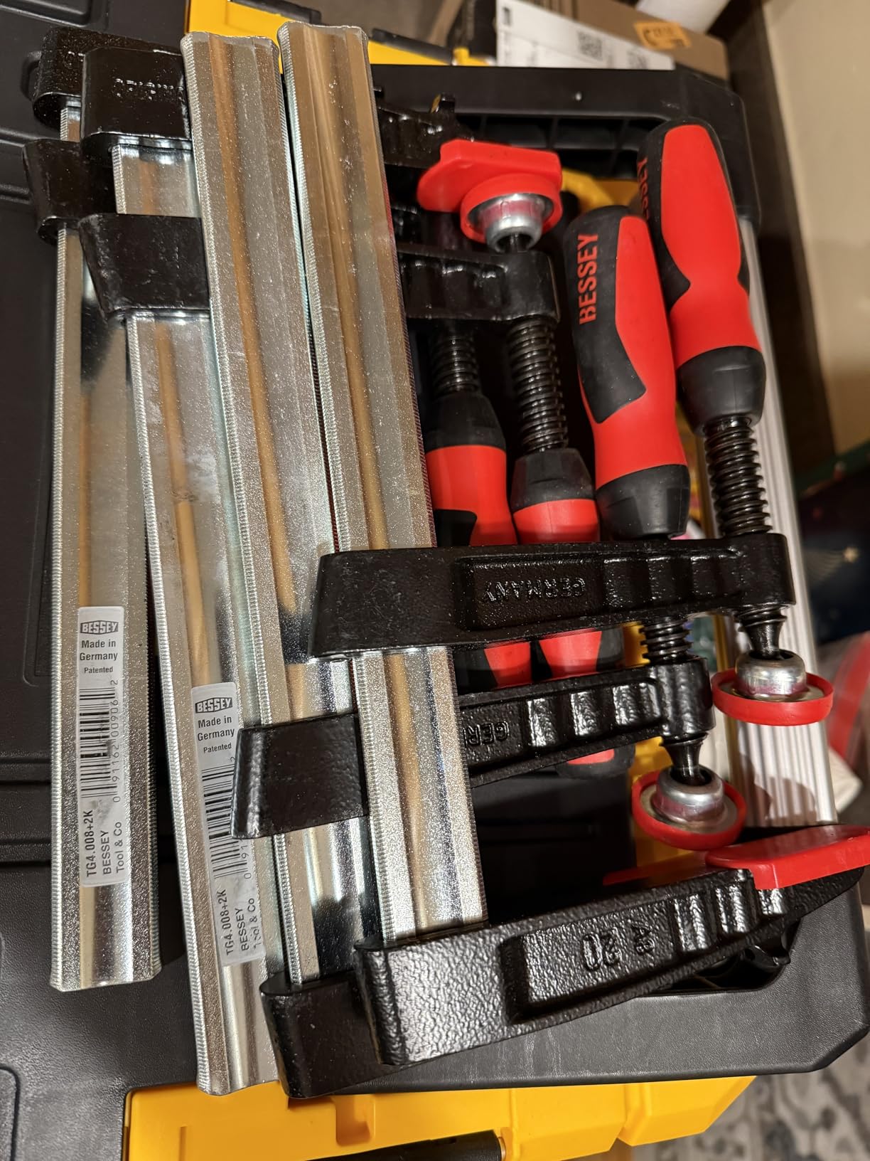 BESSEY GSCC4PK-C Clamp Set for Woodworking, F-style with Wood Handle, Replaceable Pads, 2 x 6 In and 2 x 12 In, 600 lb, Red/Black/Silver customer photo 1