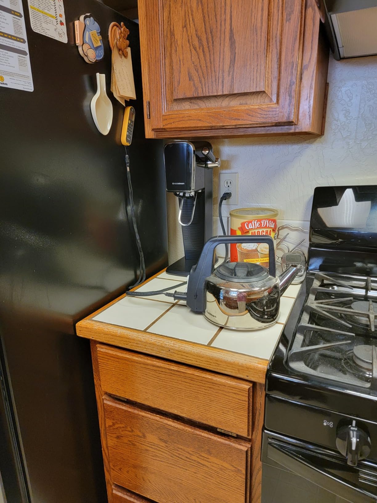 SodaStream - ART Sparkling Water Maker | VALUE BUNDLE | CQC CO2 system | Includes 2x CO2 Cylinders, 2x 32 Fl Oz Dishwasher Safe Bottles, 2x Bubly Flavor Drops | Combine with Pepsi Flavors | Black customer photo 2