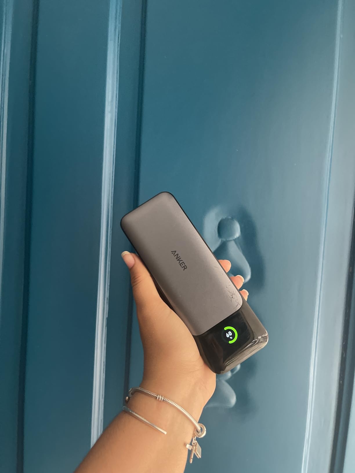 Anker 737 Power Bank, 140W Max 3-Port Laptop Portable Charger, 24,000mAh, Smart Display, Compatible with iPhone 16 / 15 / 14 Series, Vision Pro, Samsung, MacBook, and More customer photo 2