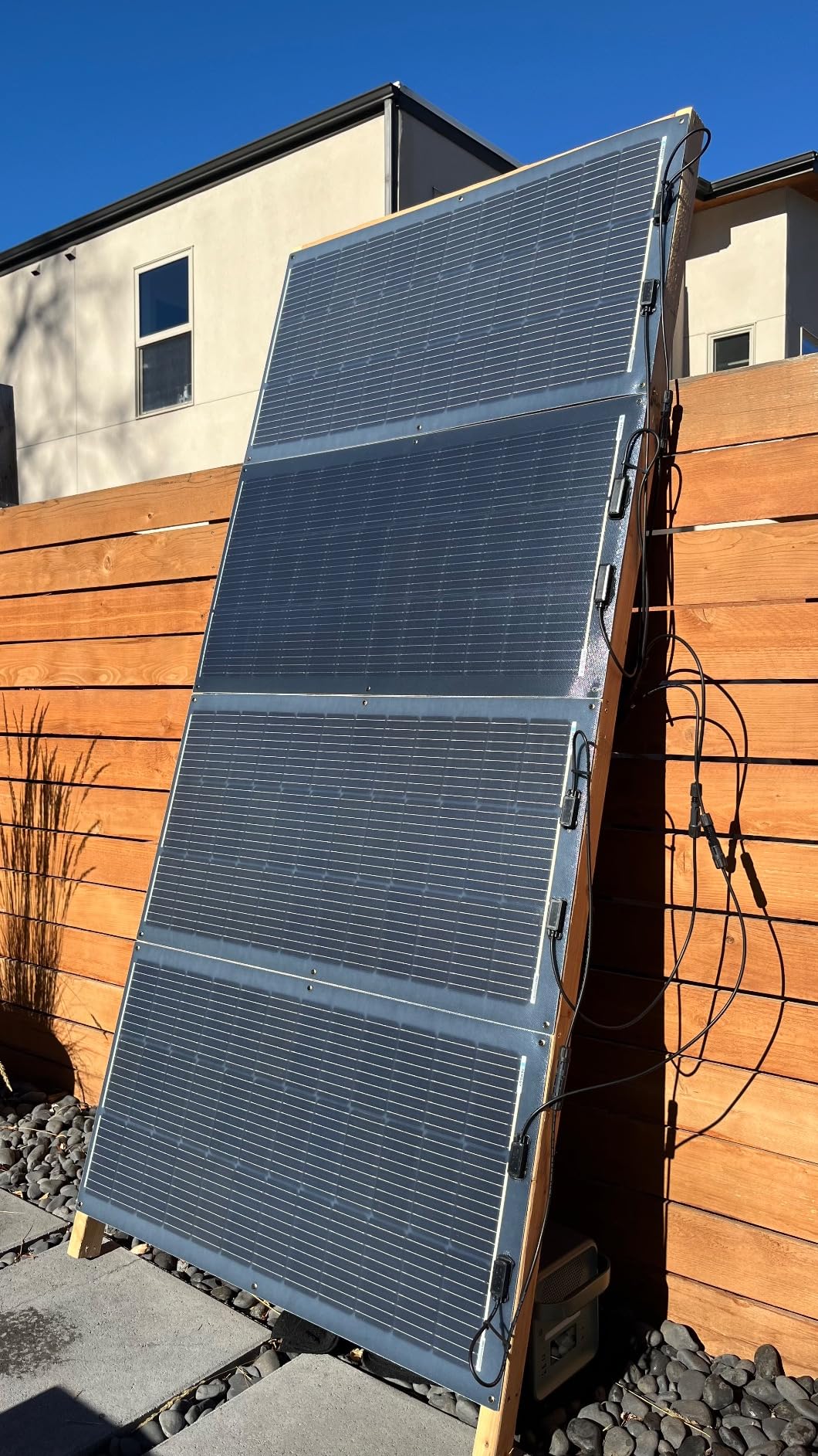 Renogy 100W Solar Panel 12V, Flexible Solar Panel 100 Watt 22% High-Efficient, 240° Ultra Lightweight Solar Panels for Marine RV Cabin Van Car Boat Camping Curve Surfaces, Black customer photo 2