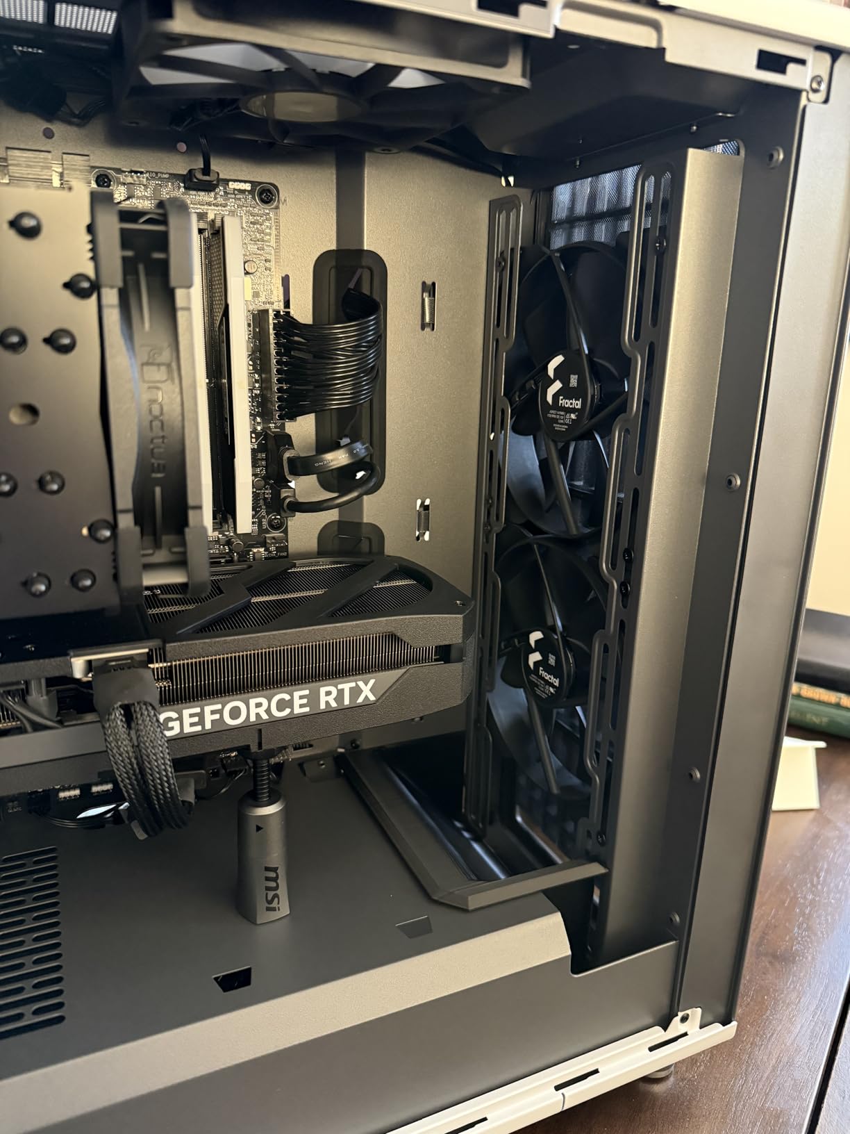 Fractal Design North Chalk White - Genuine Oak Wood Front - Mesh Side Panels - Two 140mm Aspect PWM Fans Included - Type C USB - ATX Airflow Mid Tower PC Gaming Case customer photo 1