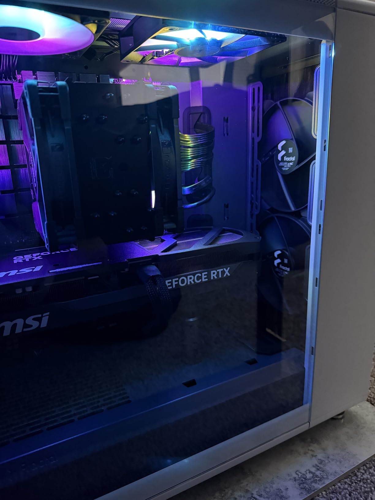 Fractal Design North Chalk White - Genuine Oak Wood Front - Mesh Side Panels - Two 140mm Aspect PWM Fans Included - Type C USB - ATX Airflow Mid Tower PC Gaming Case customer photo 2