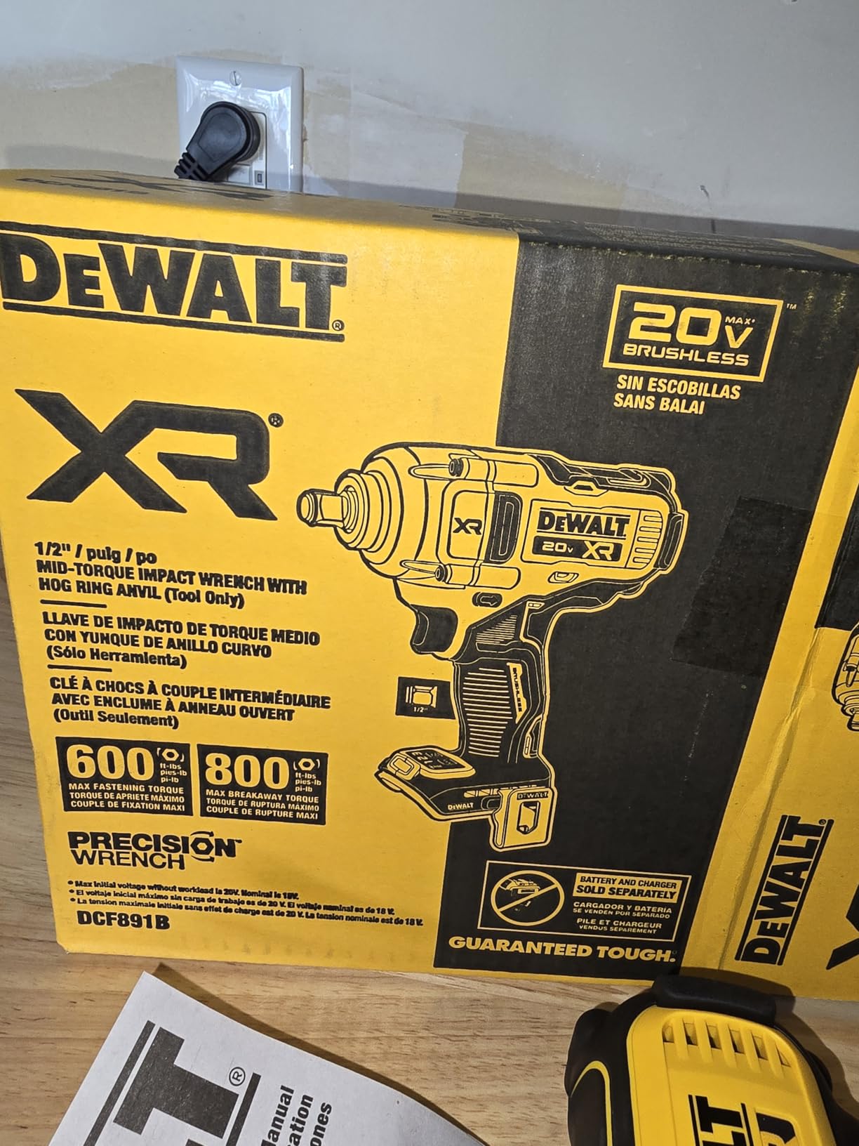 DEWALT 20V MAX Cordless Impact Wrench, 1/2' Hog Ring, Includes LED Work Light and Belt Clip, Bare Tool Only (DCF891B) customer photo 1