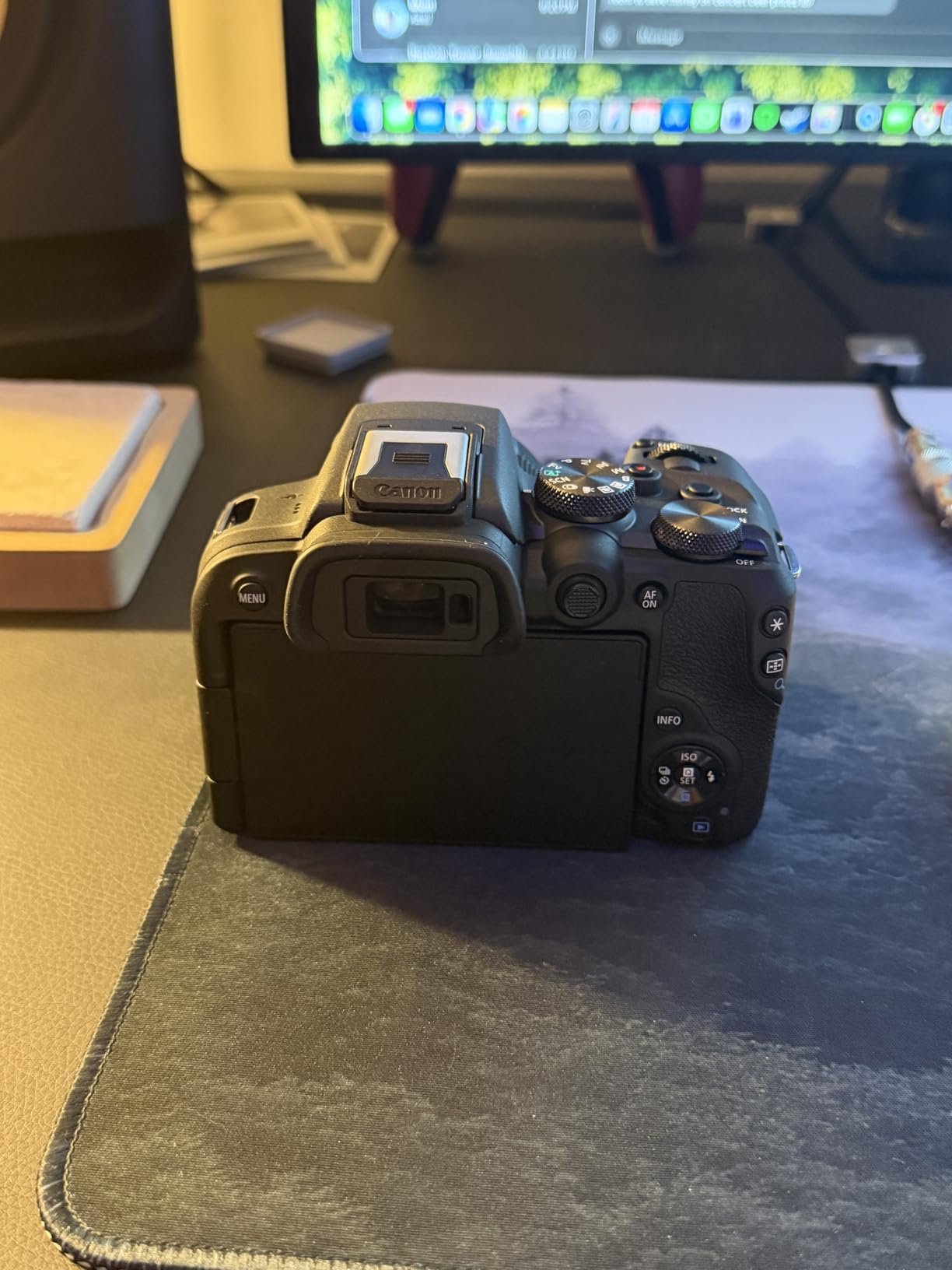 Canon EOS R10 (Body Only), Mirrorless Vlogging Camera, 24.2 MP, 4K Video, DIGIC X Image Processor, High-Speed Shooting, Subject Tracking, Detection, Compact, Lightweight, for Content Creators customer photo 1