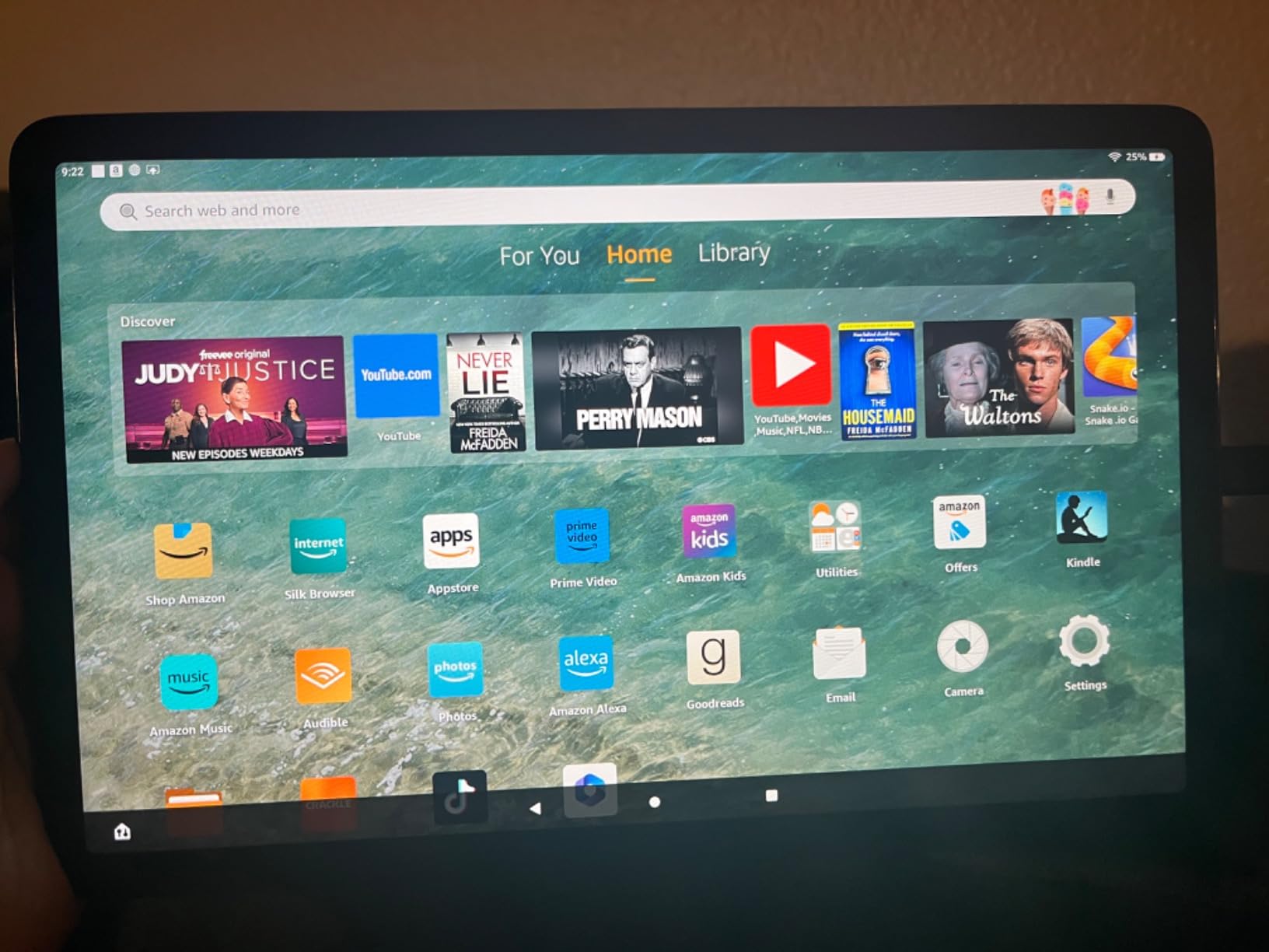 Like-New Amazon Fire Max 11 tablet (newest model) vivid 11