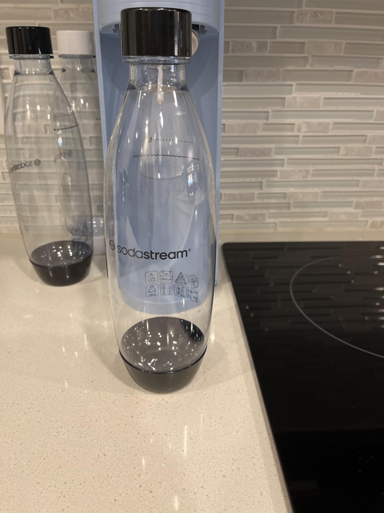 SodaStream - Terra Soda Streaming Machine - STARTER KIT - Sparkling Water Maker with CO2 & Bubly Drop - Eco-Friendly, No Batteries Needed - Black customer photo 2