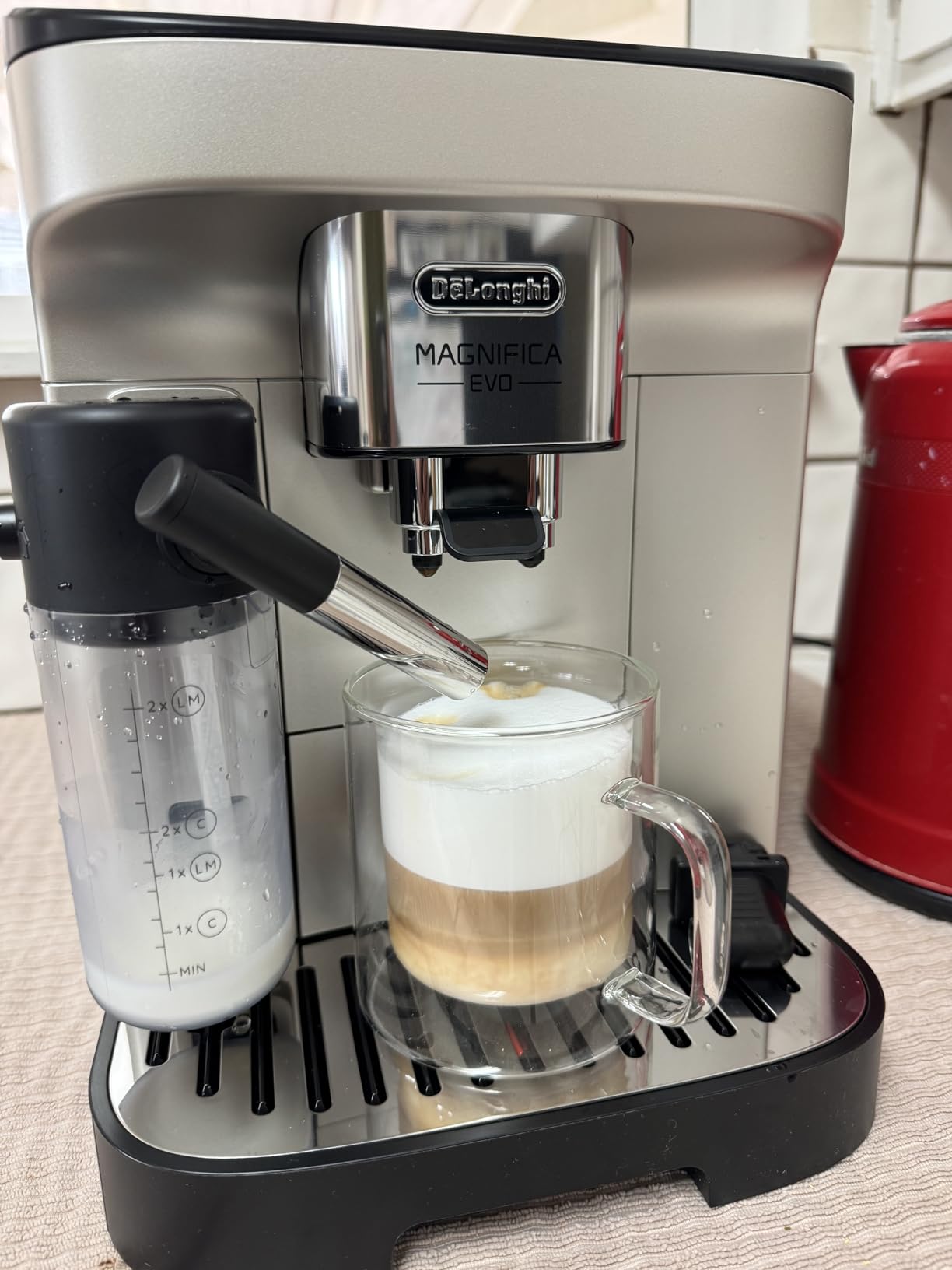 De'Longhi Magnifica Evo Automatic Espresso & Coffee Machine with Auto Milk Frother, Built-in Grinder & Auto-Clean Function - For Latte, Cappuccino, Americano, Iced Coffee, ECAM29084SB , Silver customer photo 2