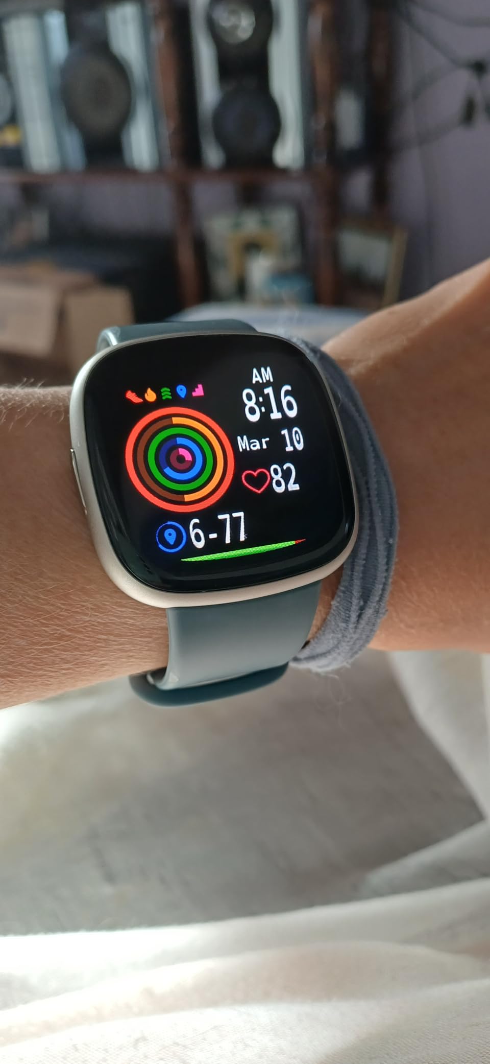 Fitbit Versa 4 Fitness Smartwatch with Daily Readiness, GPS, 24/7 Heart Rate, 40+ Exercise Modes, Sleep Tracking and more, Black/Graphite, One Size (S & L Bands Included) customer photo 2