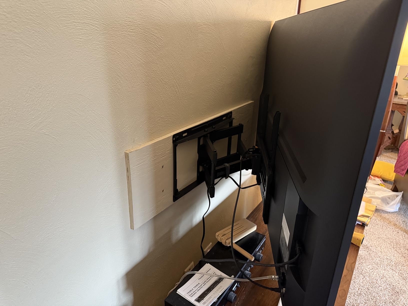 Perlegear UL Listed Full Motion TV Wall Mount for 42-90 inch TVs up to 132 lbs, TV Mount with Dual Articulating Arms, Tool-Free Tilt, Swivel, Extension, Leveling, Max VESA 600x400mm, 16 inch Studs, PGLF8 customer photo 1