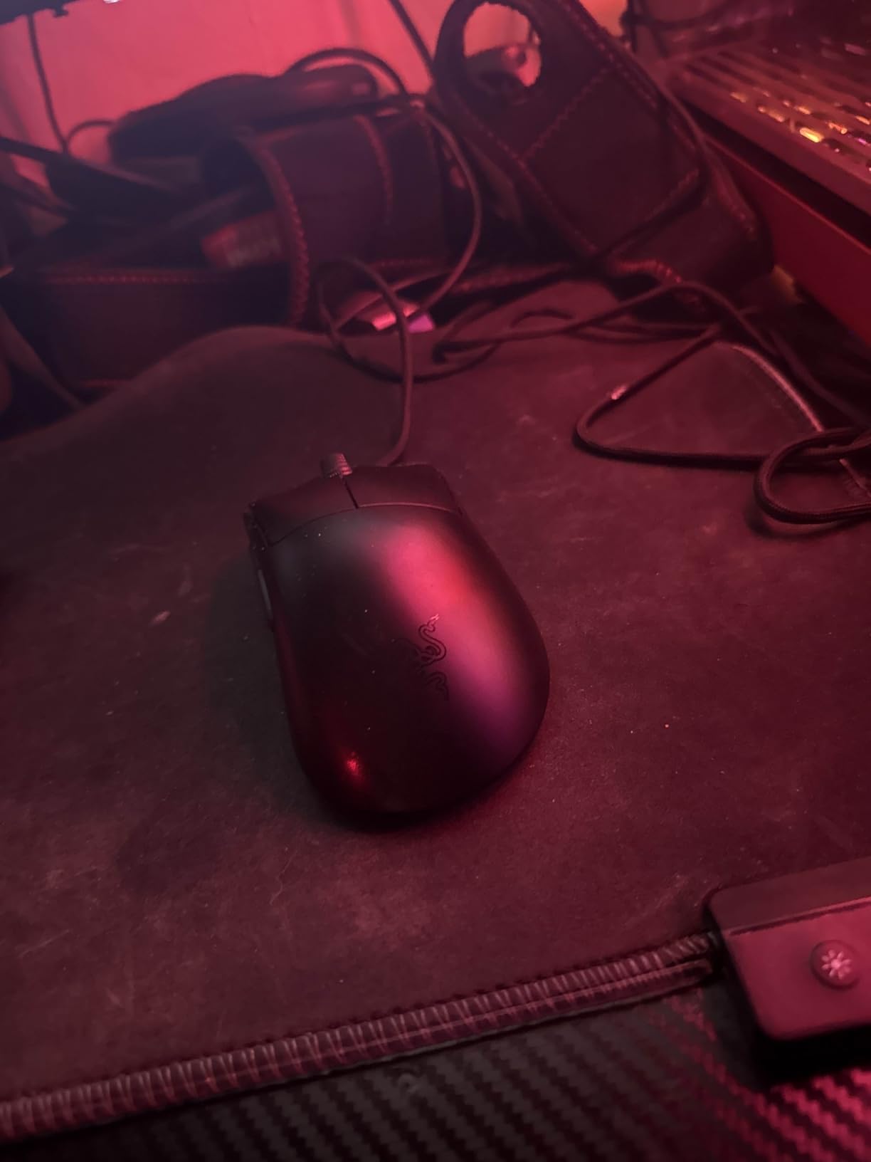 DeathAdder V3 Wired Gaming Mouse: 59g Ultra Lightweight - Focus Pro 30K Optical Sensor - Fast Optical Switches Gen-3-8K Hz HyperPolling-6 Programmable Buttons -Ergonomic -Speedflex Cable- Black customer photo 1