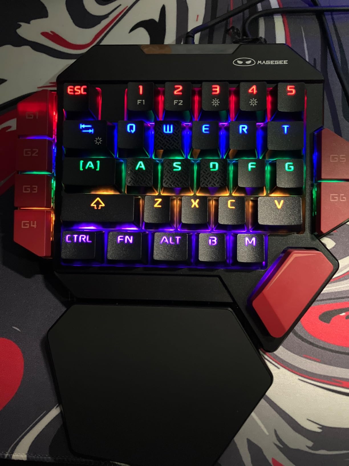 MageGee One Handed Professional Gaming Keyboard, RGB Backlit 35 Keys Mini Wired Mechanical Keyboard with Blue Switch for PC Gamer, Support 6 Macro Keys - Black/Red customer photo 1