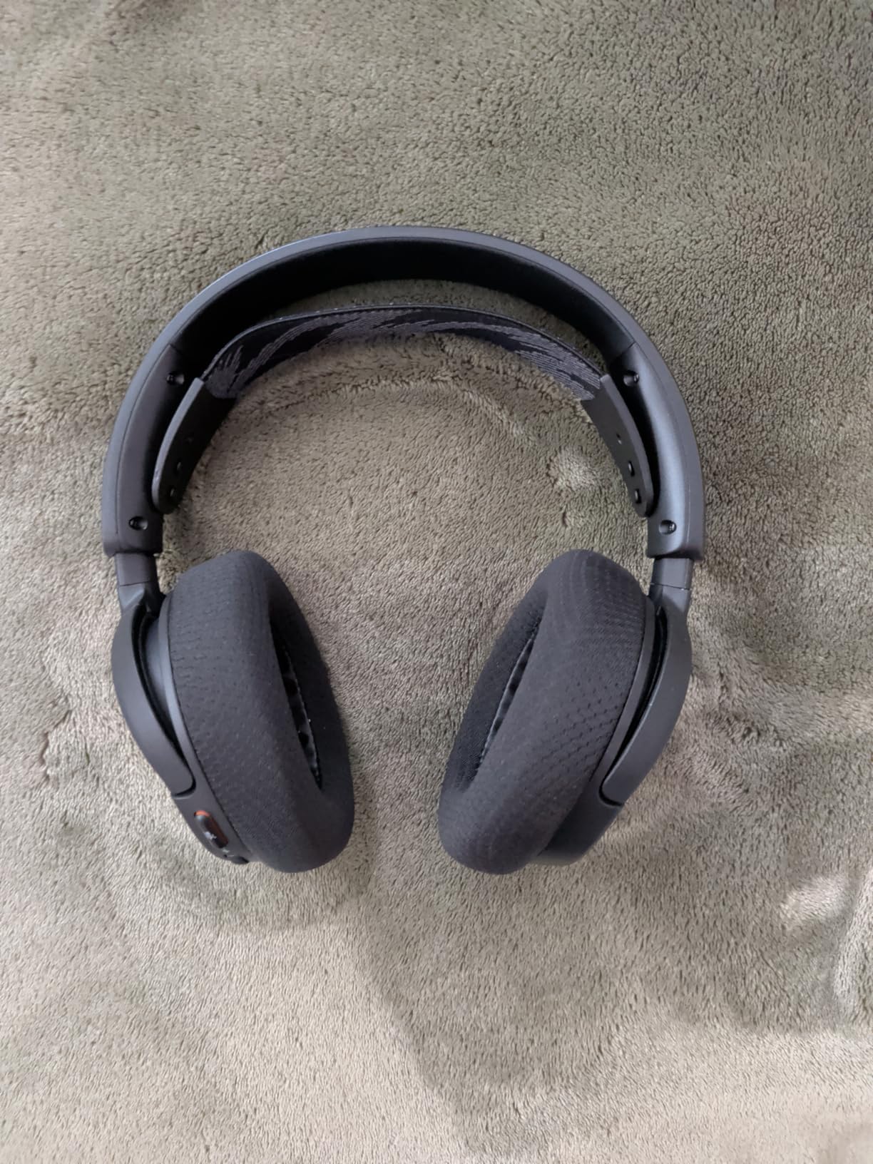 SteelSeries Arctis Nova 1 Multi-System Gaming Headset - Hi-Fi Drivers - 360° Spatial Audio - Comfort Design - Durable - Ultra Lightweight - Noise-Cancelling Mic - PC, PS5/PS4, Switch, Xbox - Black customer photo 2