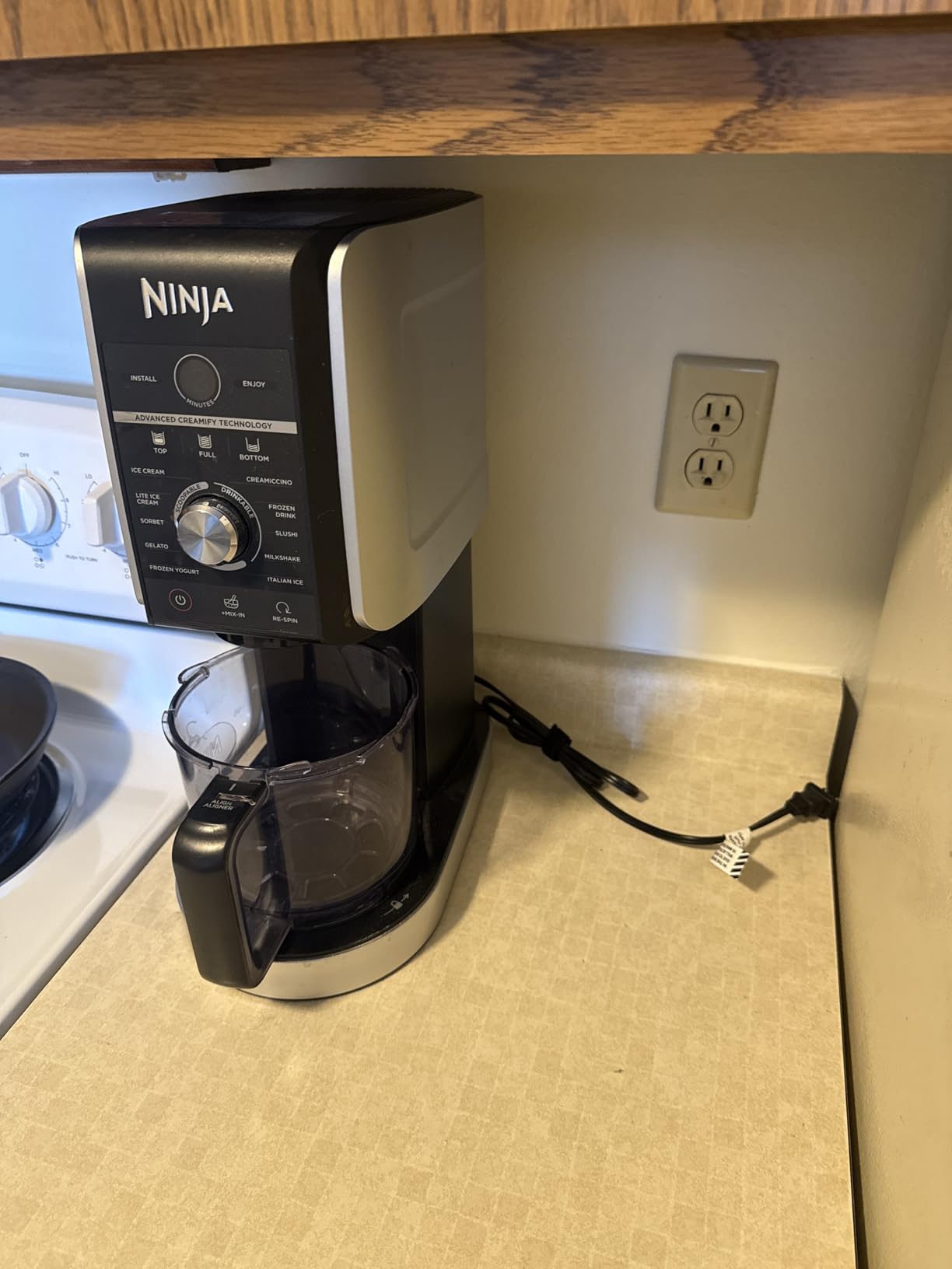 Ninja CREAMi Deluxe Ice Cream Maker, Treats and Frozen Desserts, Sorbet, Milkshakes, Yogurt and More, 11-in-1 Programs, XL Capacity, Includes Two 24-oz Family-Size Tubs, Silver, NC501 customer photo 1