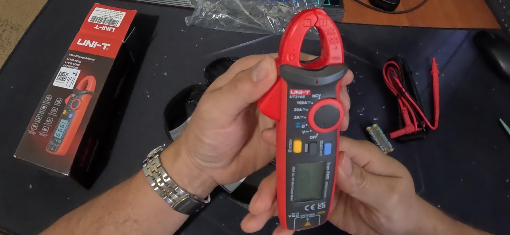 UNI-T UT210e Digital Clamp Meter AC DC Amp Meter Clamp Multimeter True RMS 2000 Counts Voltmeter Continuity Tester Capacitor HVAC Tool Multi Tester customer photo 1