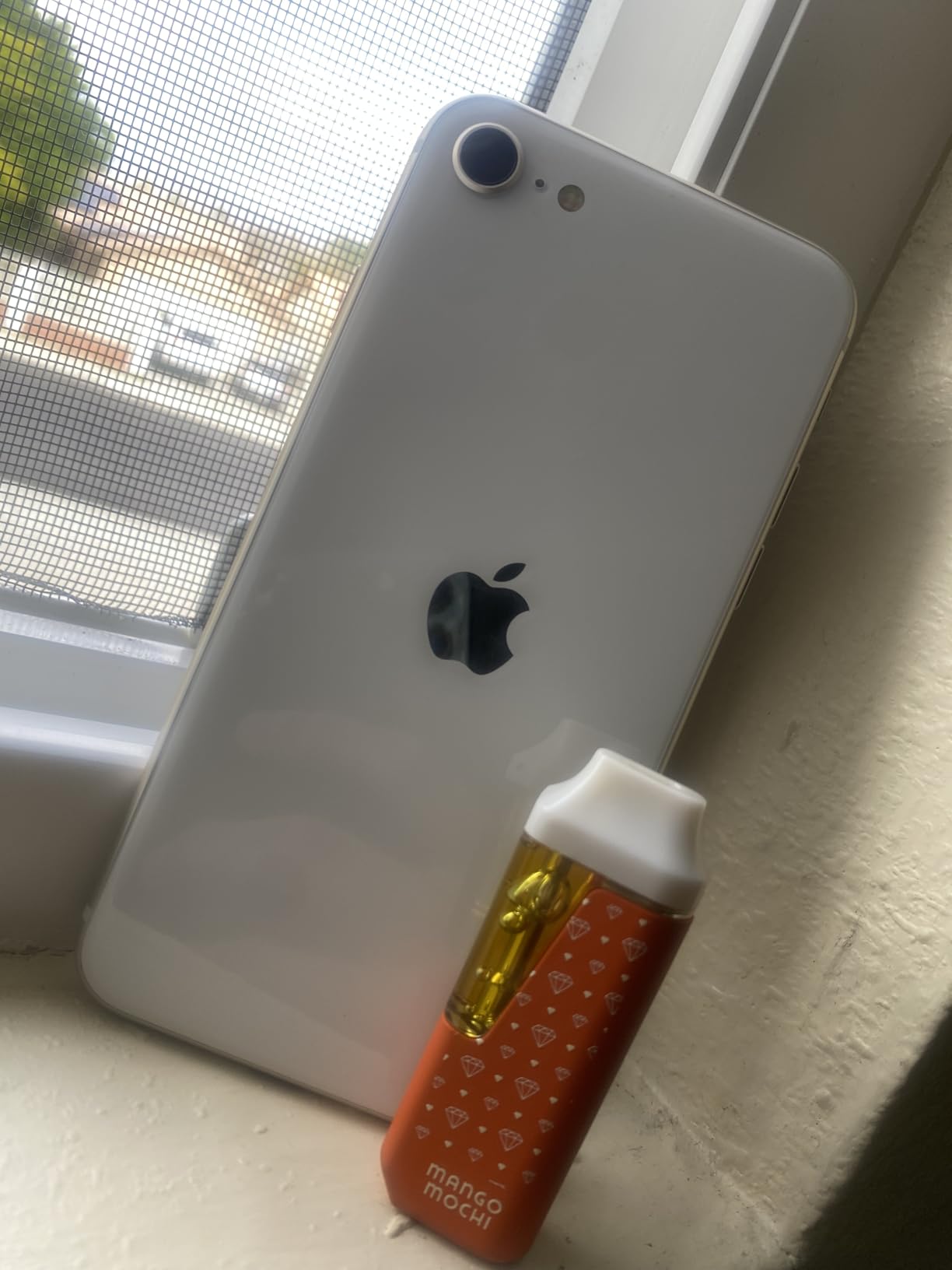 Apple iPhone SE 3rd Gen, 64GB, Midnight - Unlocked (Renewed) customer photo 2