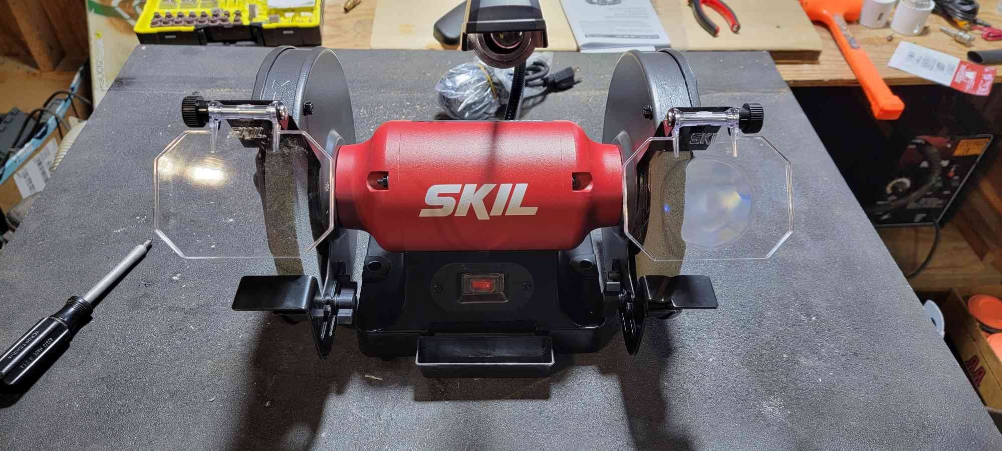 SKIL 3.0 Amp 8 In. Bench Grinder with Built-in Water Cooling Tray & LED Work Light - BI9502-00 customer photo 1