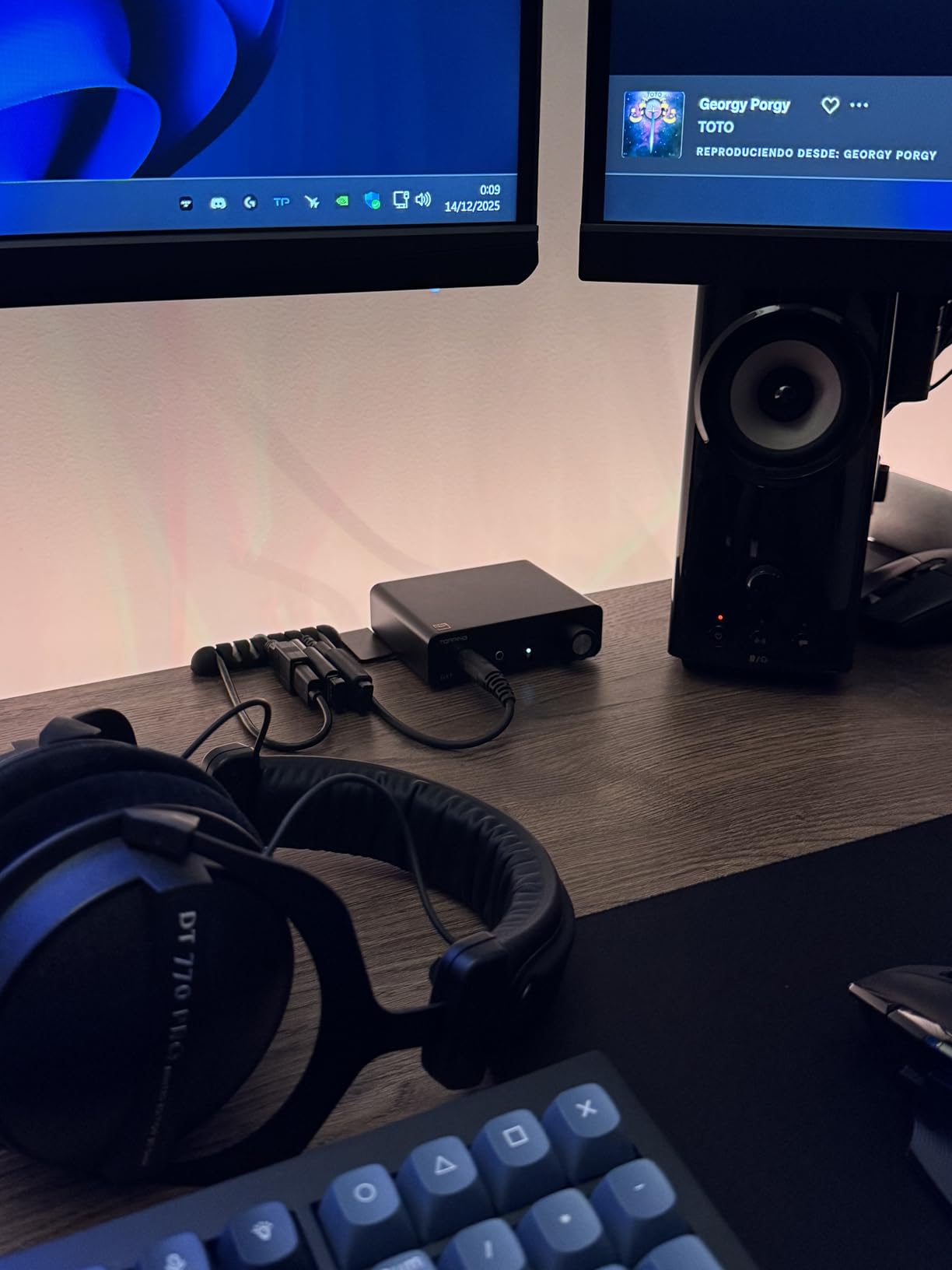 Topping DX1 Mini Stereo DAC Headphone Amplifier Combo - 280mW x2 Powerful Output Two-Stage GAIN Switch USB Chargable Discrete LNRD AK4493S XU208 384kHz/32bit Native DSD256 HiFi Home Audio (Black) customer photo 2