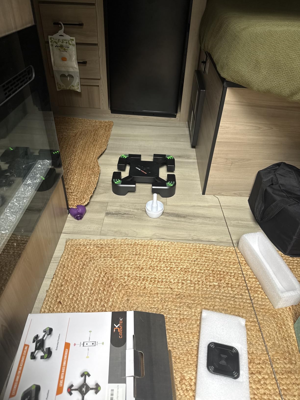 CARMTEK Level Wizard v2.0 - Upgraded 2025 - Wireless RV Leveling System with Extensible Legs for Accurate Leveling customer photo 1