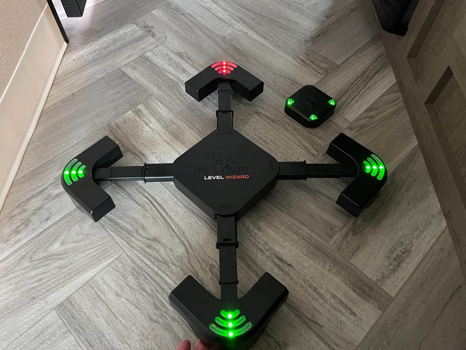 CARMTEK Level Wizard v2.0 - Upgraded 2025 - Wireless RV Leveling System with Extensible Legs for Accurate Leveling customer photo 2