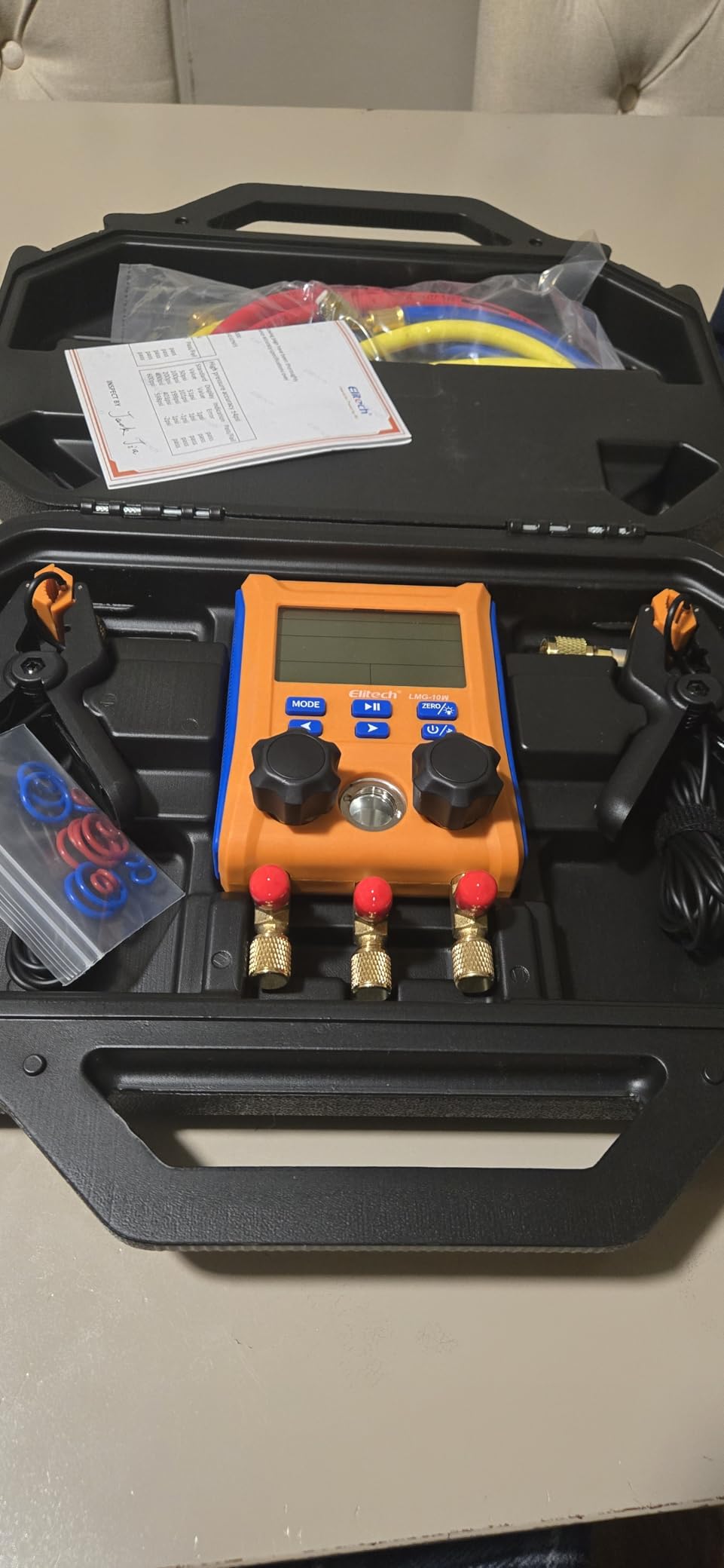 Elitech Wireless Digital Manifold Gauge Set Data Logging Refrigerant HVAC Gauges with Hoses, Temperature Clamps, LMG-10W customer photo 1