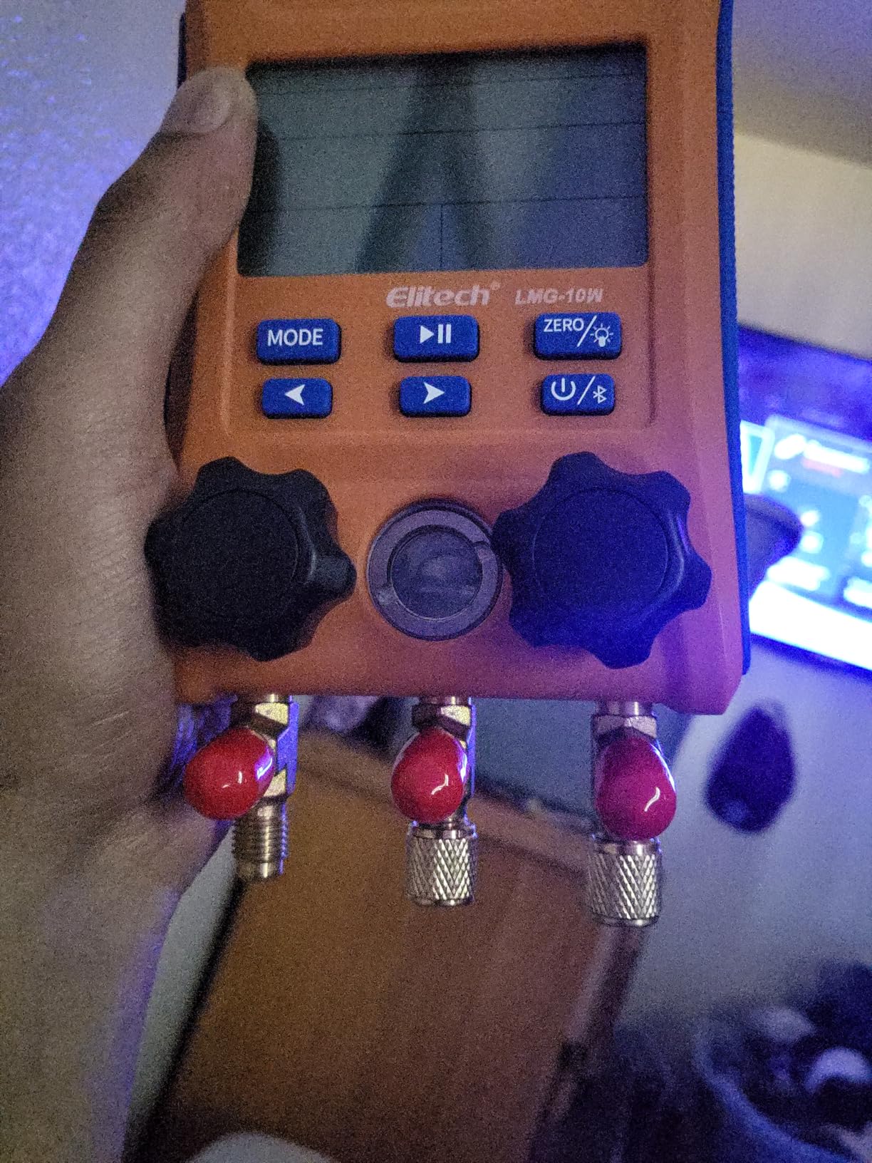 Elitech Wireless Digital Manifold Gauge Set Data Logging Refrigerant HVAC Gauges with Hoses, Temperature Clamps, LMG-10W customer photo 2