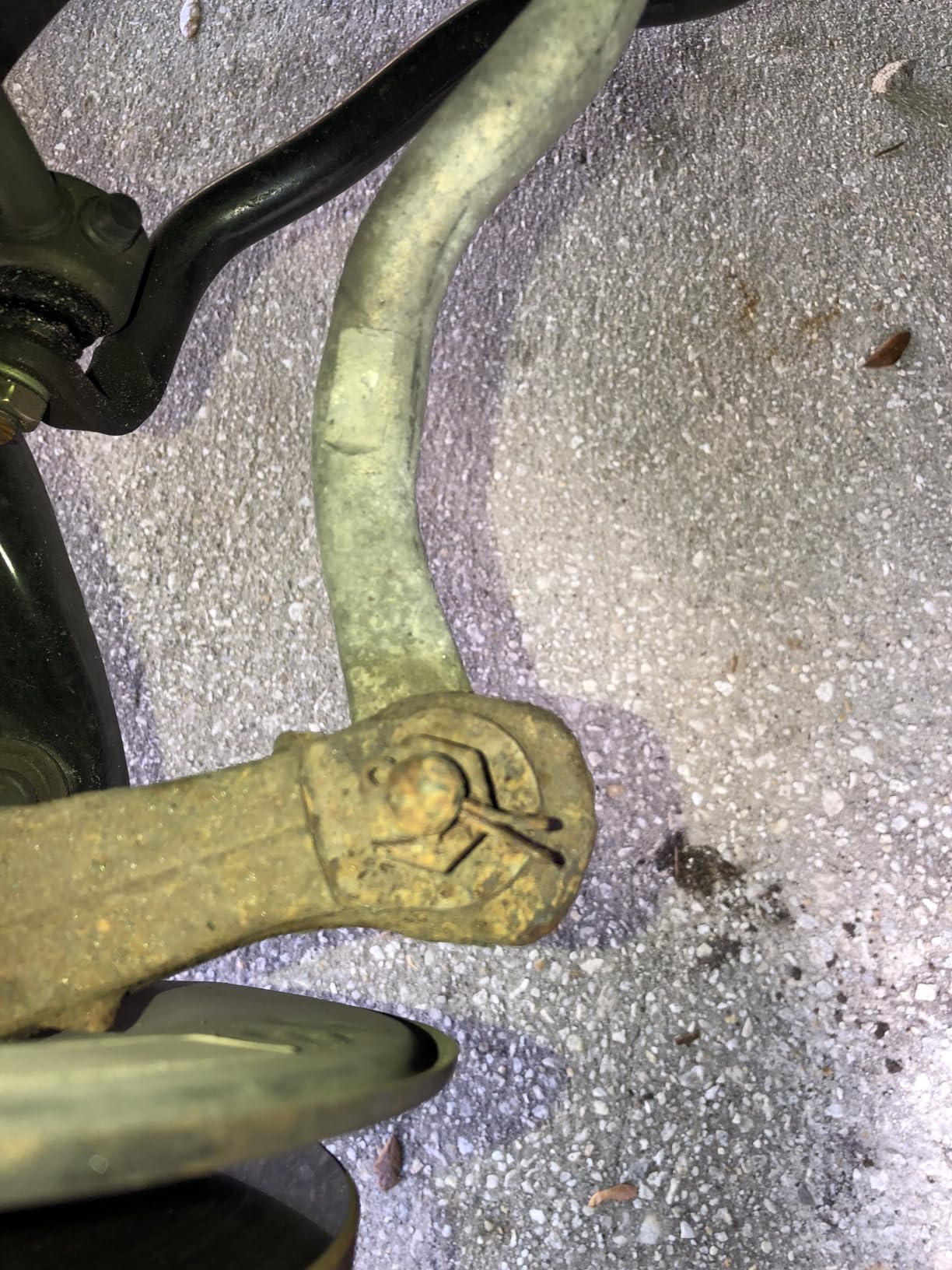 CRAFTSMAN V20 RP Impact Wrench, Cordless, Brushless, High Torque, 1/2 Inch, 4Ah Battery and Charger Included (CMCF940M1) customer photo 2