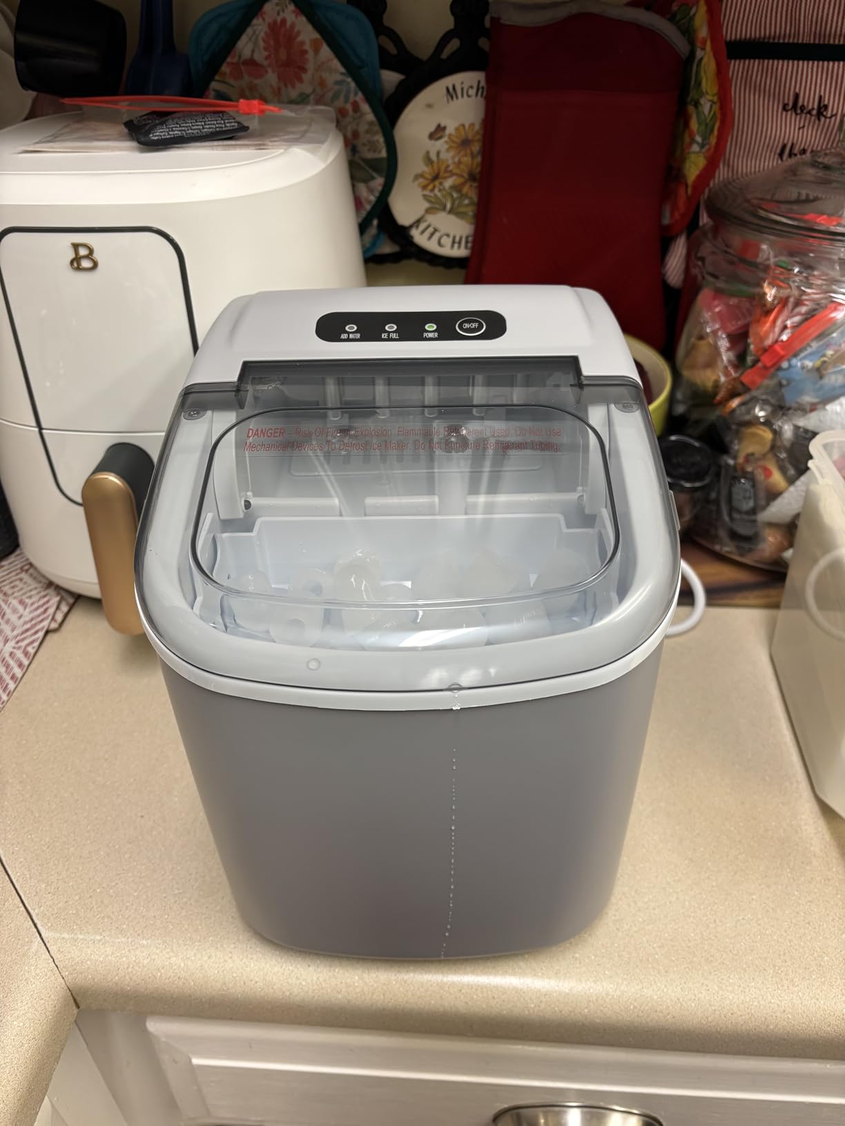 Portable Countertop Ice Maker Machine with Handle, 9 Bullet-Shaped Ice Cubes Ready in 6 Mins, 26Lbs/24H, Self-Cleaning Function with Ice Scoop and Basket for Home/Kitchen/Party (Grey) customer photo 2